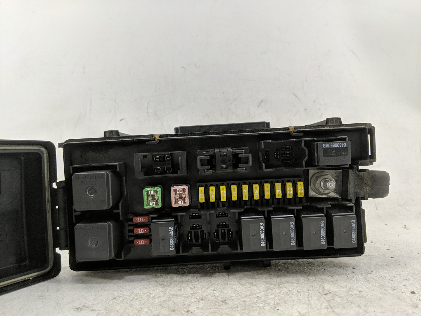 2012 Gmc Acadia Fusebox Fuse Box Panel Relay Module Fits OEM Used Auto Parts - Oemusedautoparts1.com