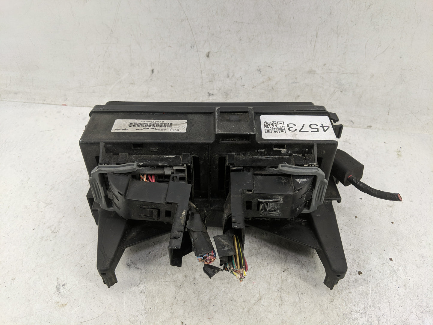 2012 Gmc Acadia Fusebox Fuse Box Panel Relay Module Fits OEM Used Auto Parts - Oemusedautoparts1.com
