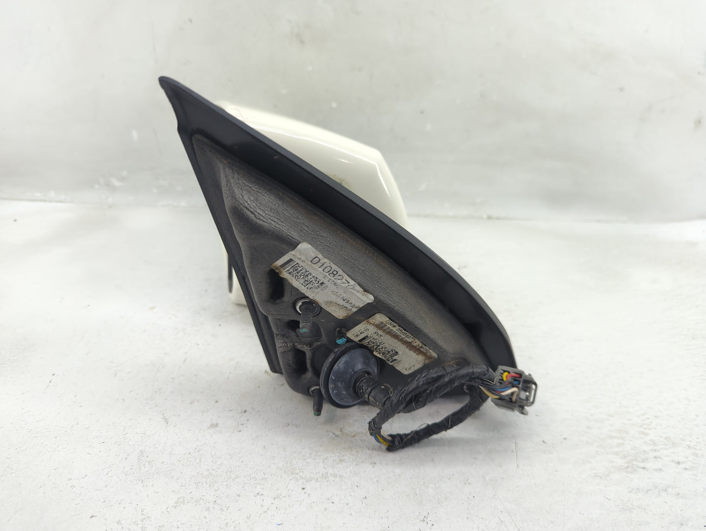 2009-2014 Gmc Acadia Driver Side View Mirror - Left Door Mirror OEM Used - Oemusedautoparts1.com