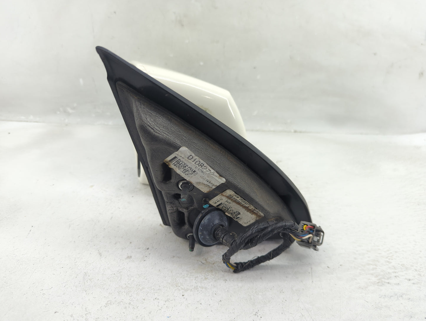 2009-2014 Gmc Acadia Driver Side View Mirror - Left Door Mirror OEM Used - Oemusedautoparts1.com