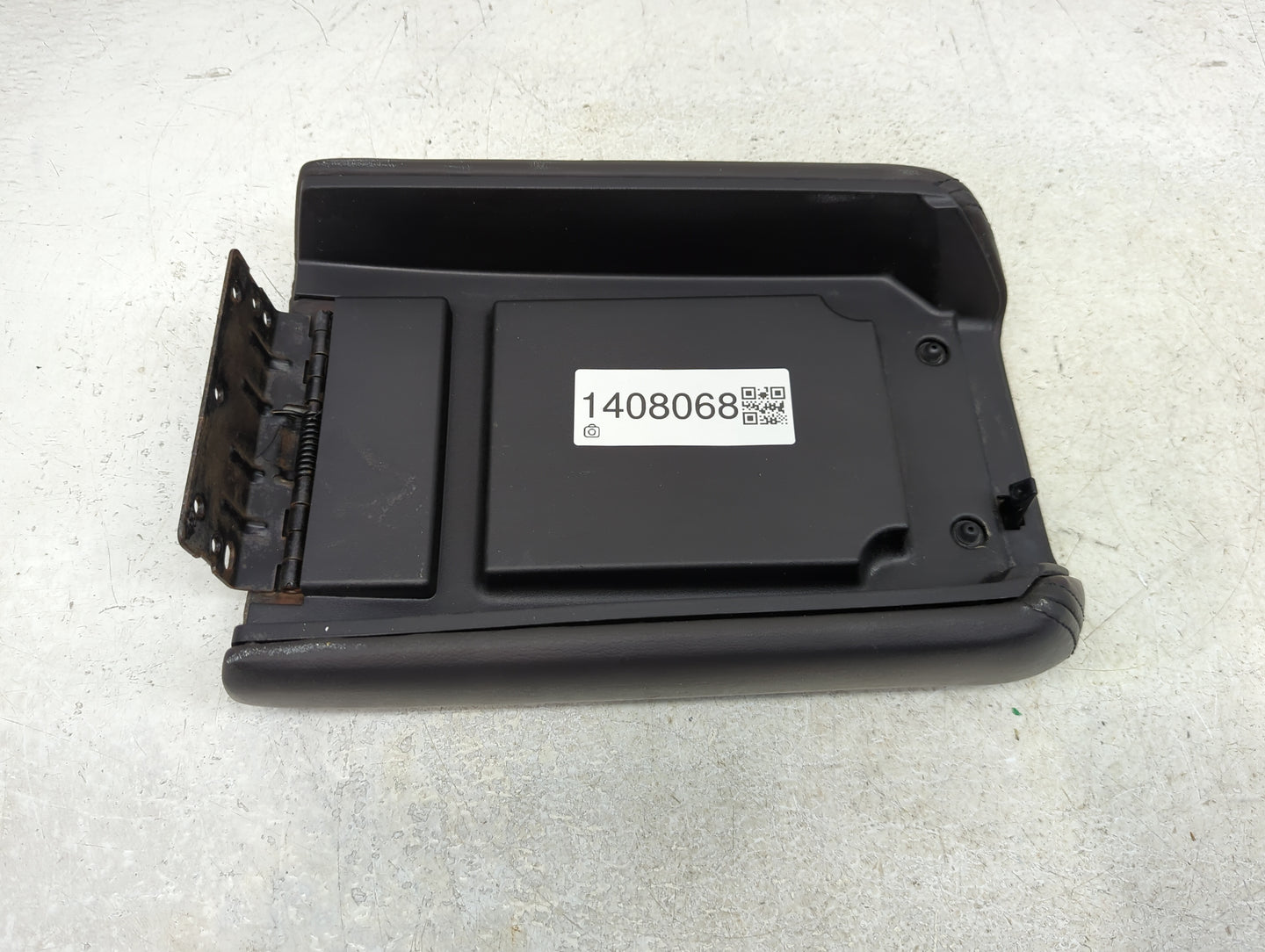 2012 Gmc Acadia Center Console Armrest Cover Lid P/N:25892054 Fits OEM Used Auto Parts - Oemusedautoparts1.com