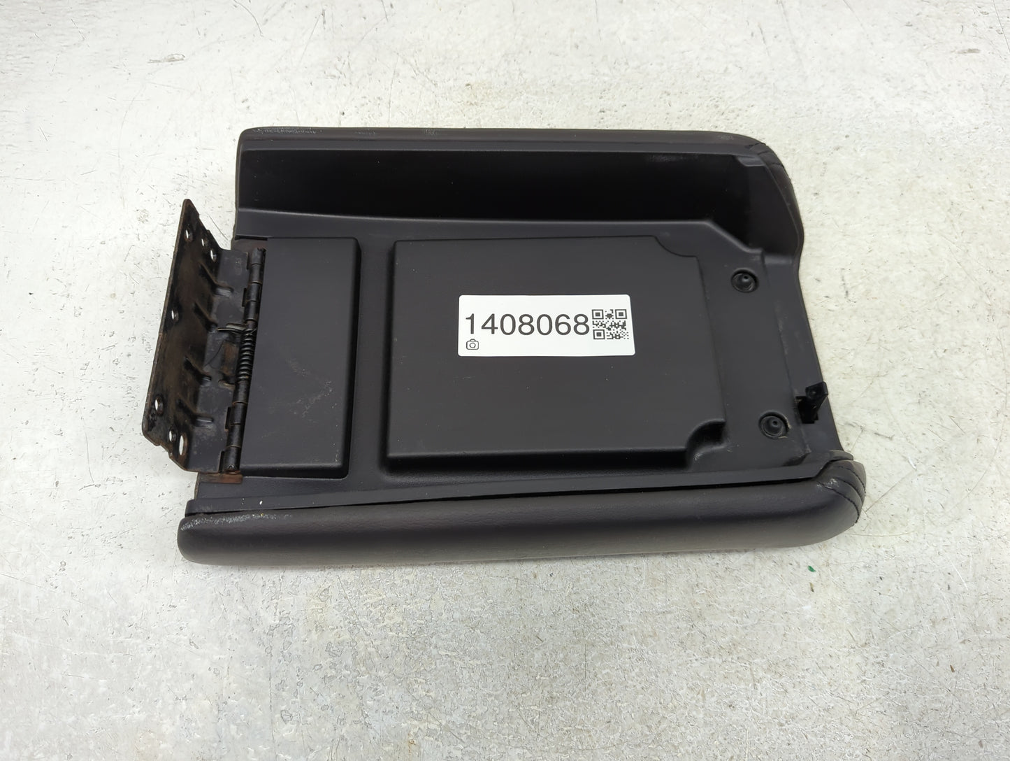 2012 Gmc Acadia Center Console Armrest Cover Lid P/N:25892054 Fits OEM Used Auto Parts - Oemusedautoparts1.com