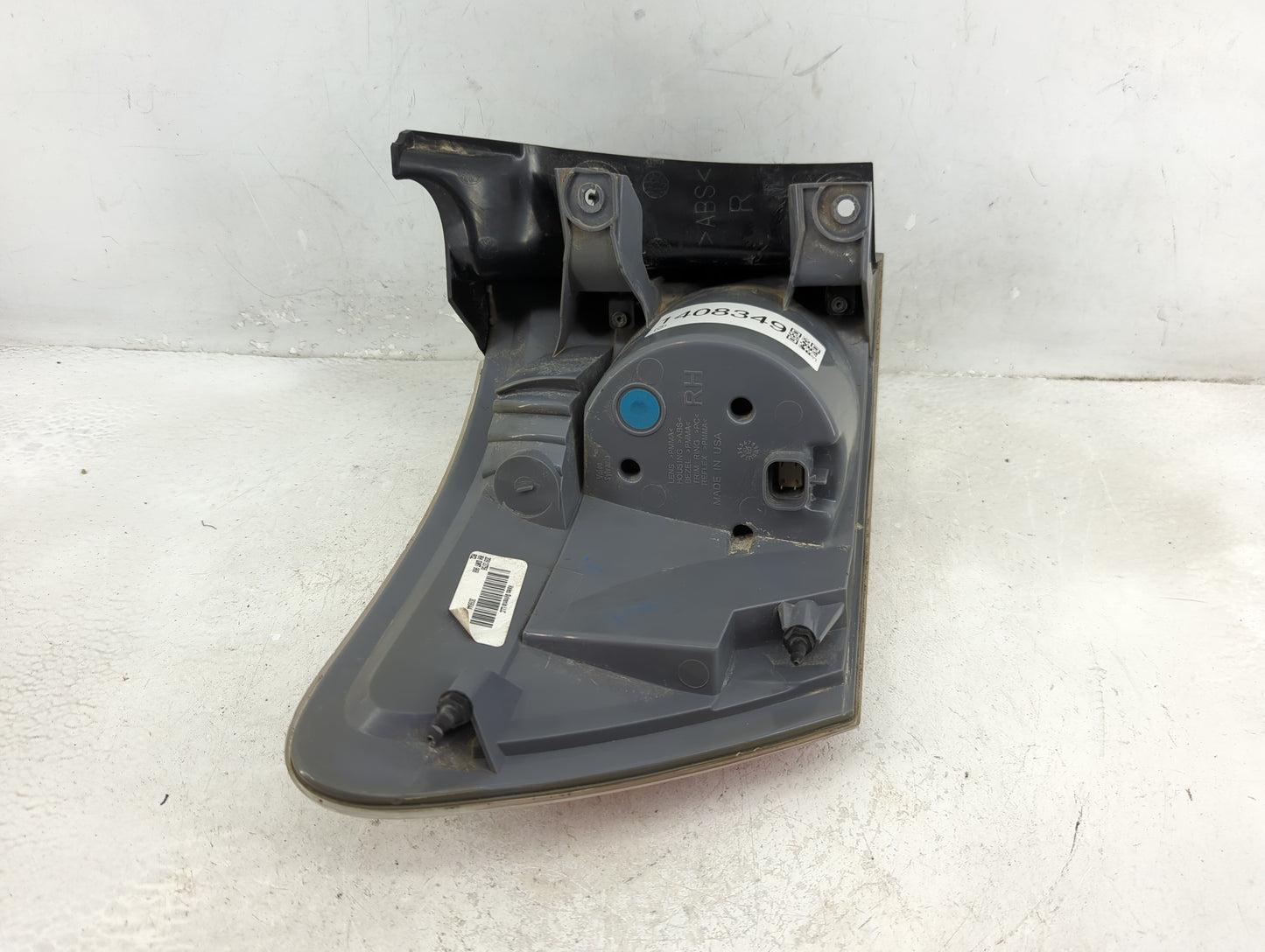 2007-2012 Gmc Acadia Tail Light Assembly Passenger Right OEM P/N:20912756 Fits Fits 2007 2008 2009 2010 2011 2012 OEM Used A