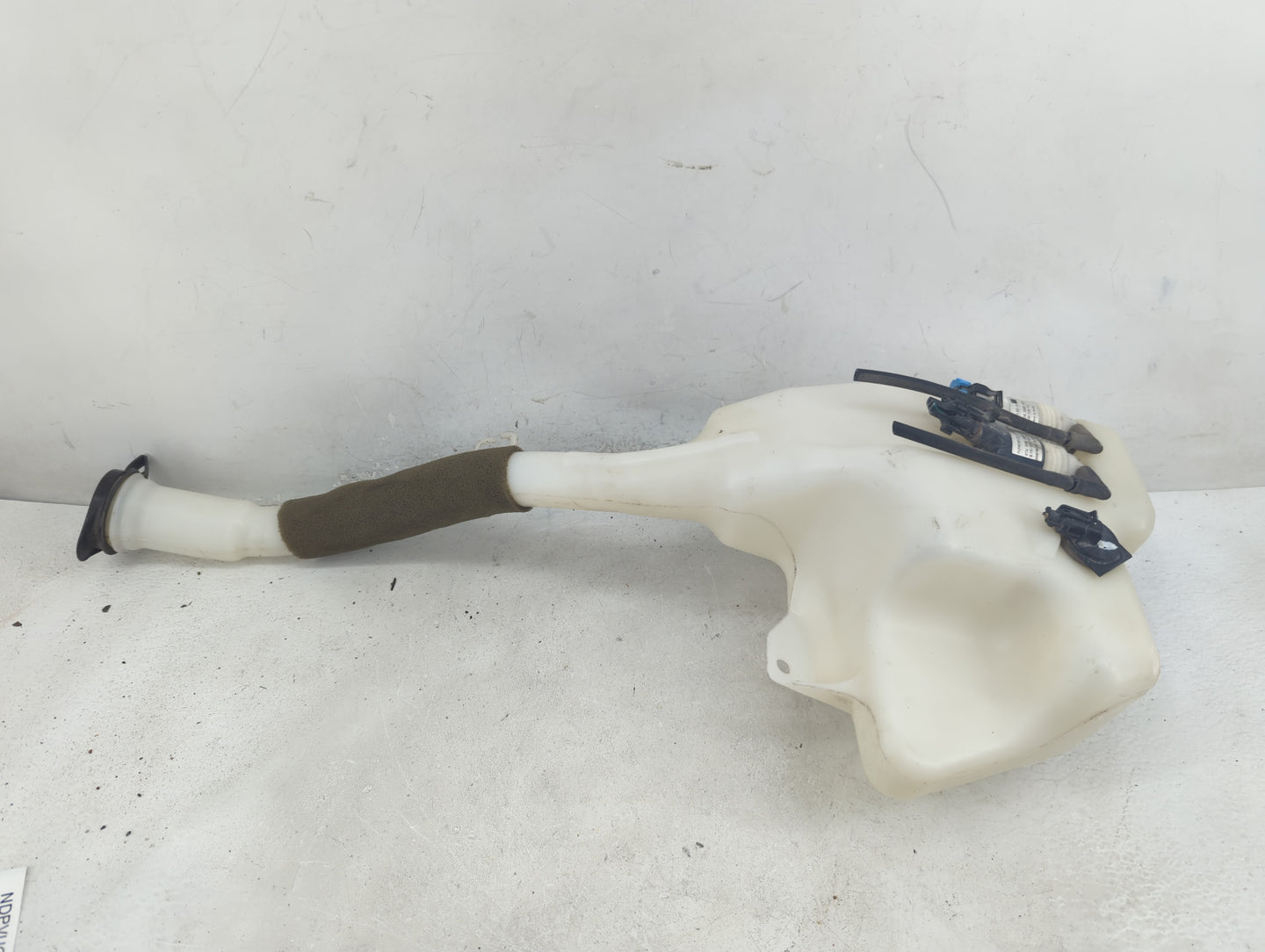 2010-2017 Gmc Acadia Windshield Washer Fluid Reservoir Bottle Oem - Oemusedautoparts1.com