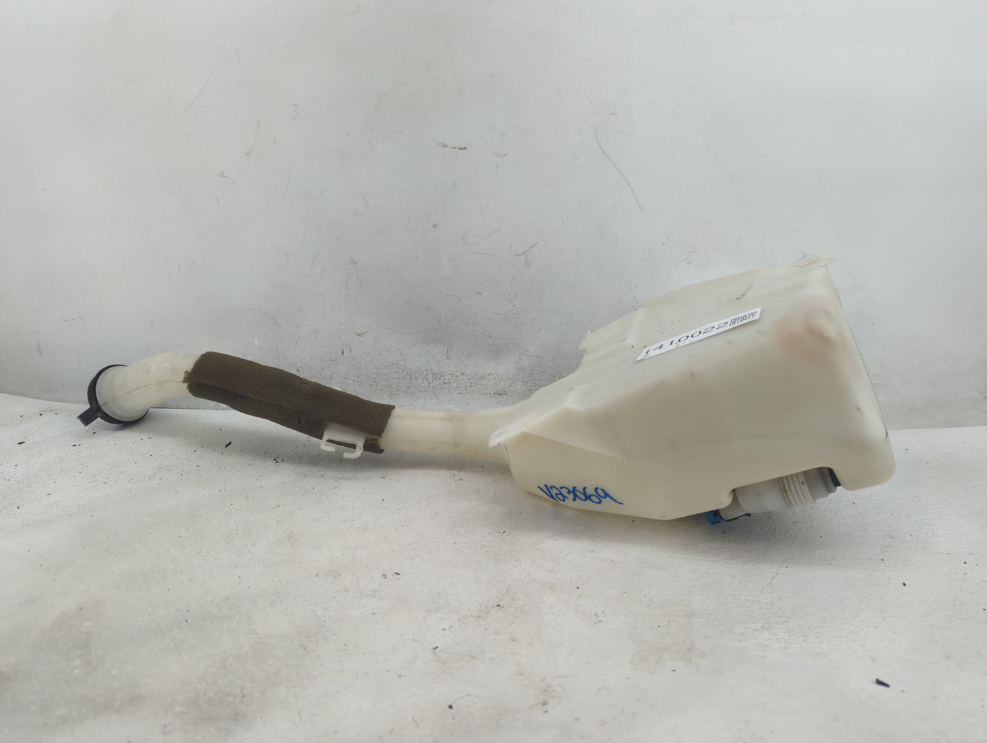 2010-2017 Gmc Acadia Windshield Washer Fluid Reservoir Bottle Oem - Oemusedautoparts1.com
