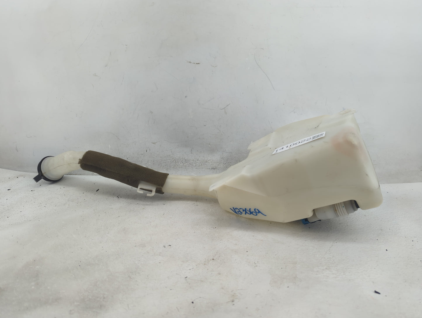 2010-2017 Gmc Acadia Windshield Washer Fluid Reservoir Bottle Oem - Oemusedautoparts1.com