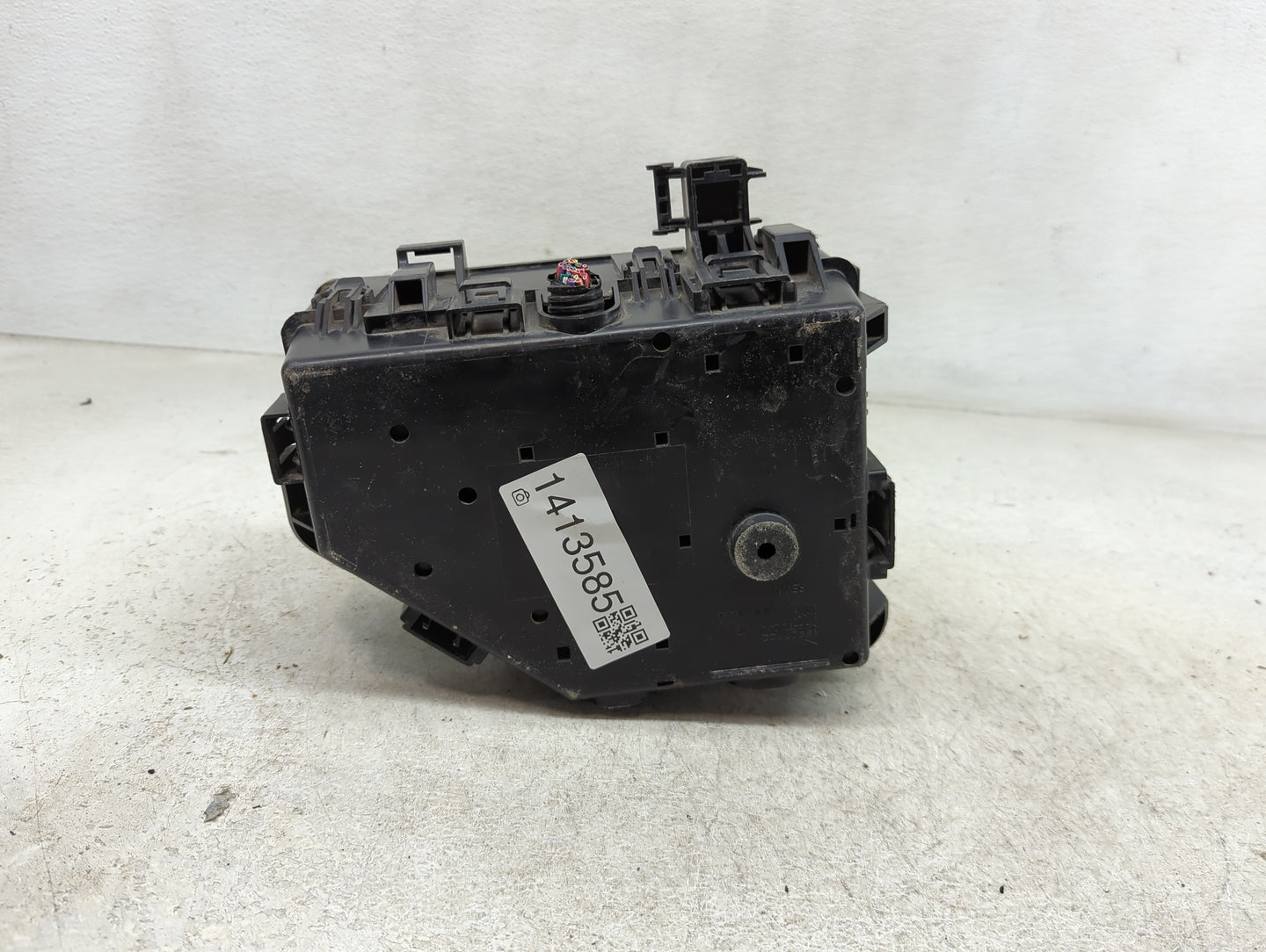 2012 Gmc Acadia Fusebox Fuse Box Panel Relay Module P/N:P20972853 Fits OEM Used Auto Parts - Oemusedautoparts1.com