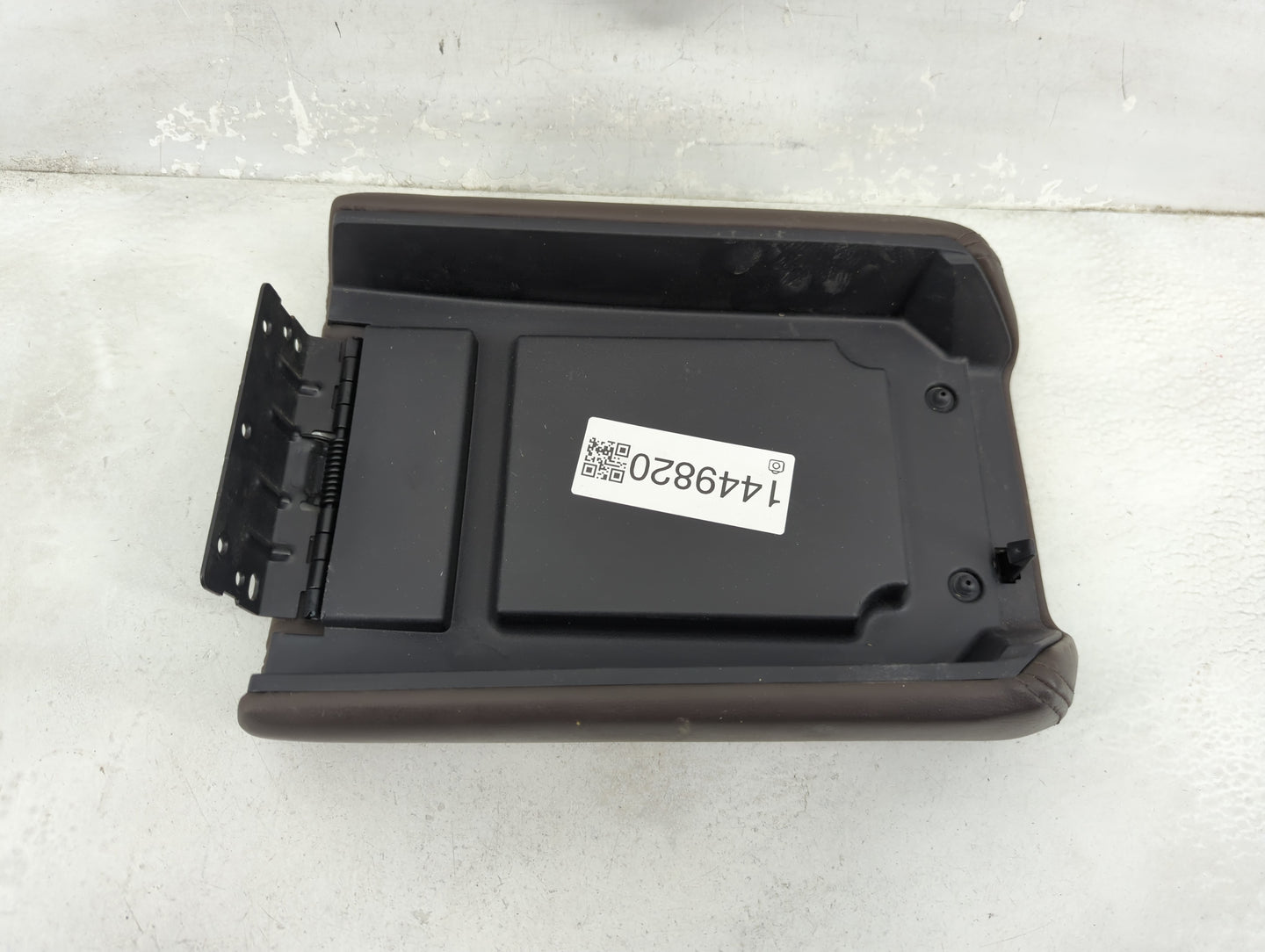 2012 Gmc Acadia Center Console Armrest Cover Lid P/N:25892057 Fits OEM Used Auto Parts - Oemusedautoparts1.com