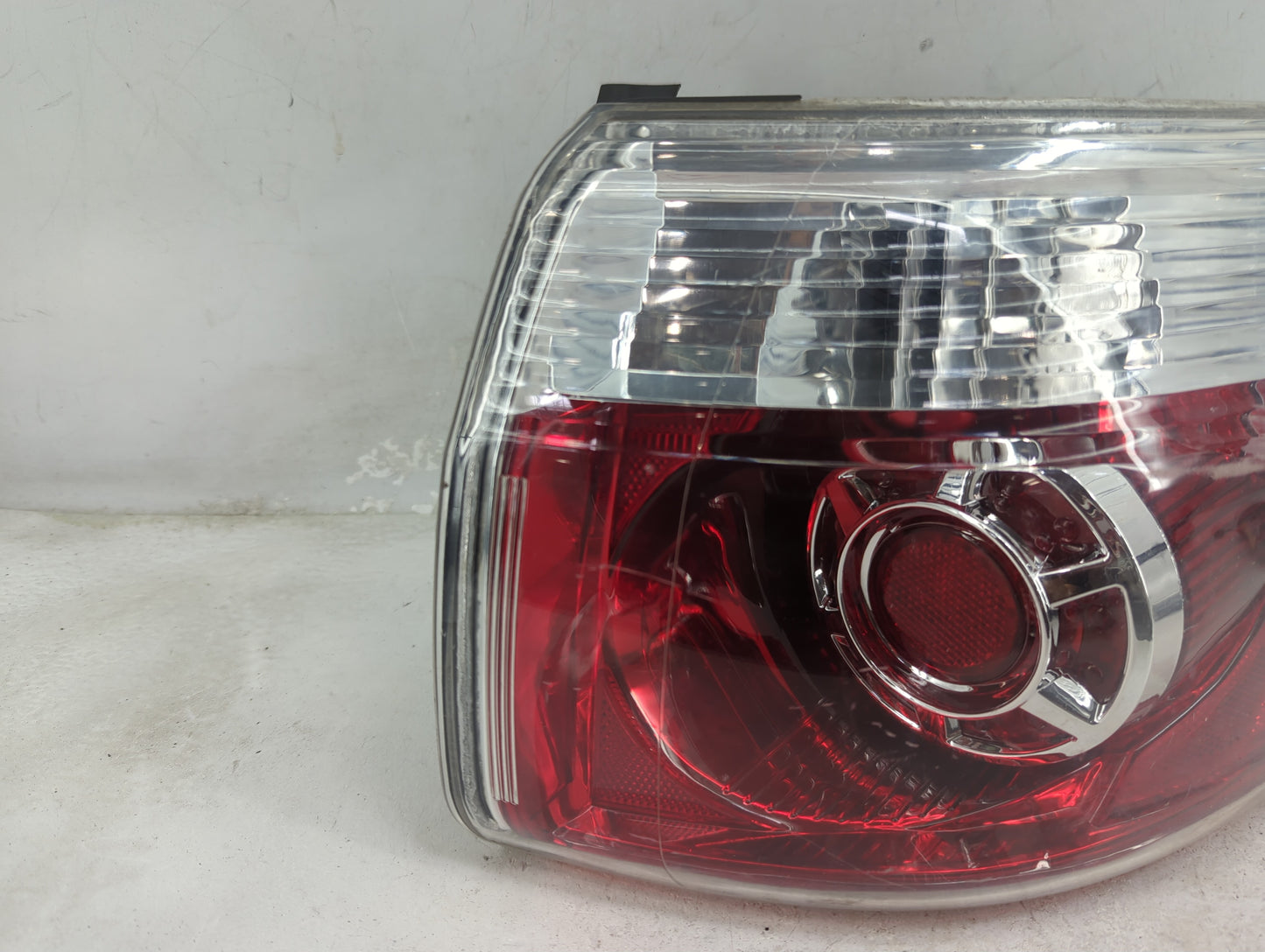 2007-2012 Gmc Acadia Tail Light Assembly Passenger Right OEM P/N:GM557-B000R Fits Fits 2007 2008 2009 2010 2011 2012 OEM Use