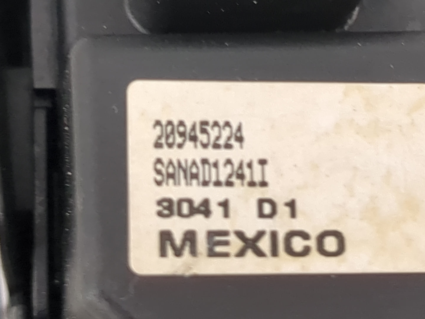 2007-2017 Gmc Acadia Master Power Window Switch Replacement Driver Side Left P/N:20945224 SANAD1241I Fits OEM Used Auto Part