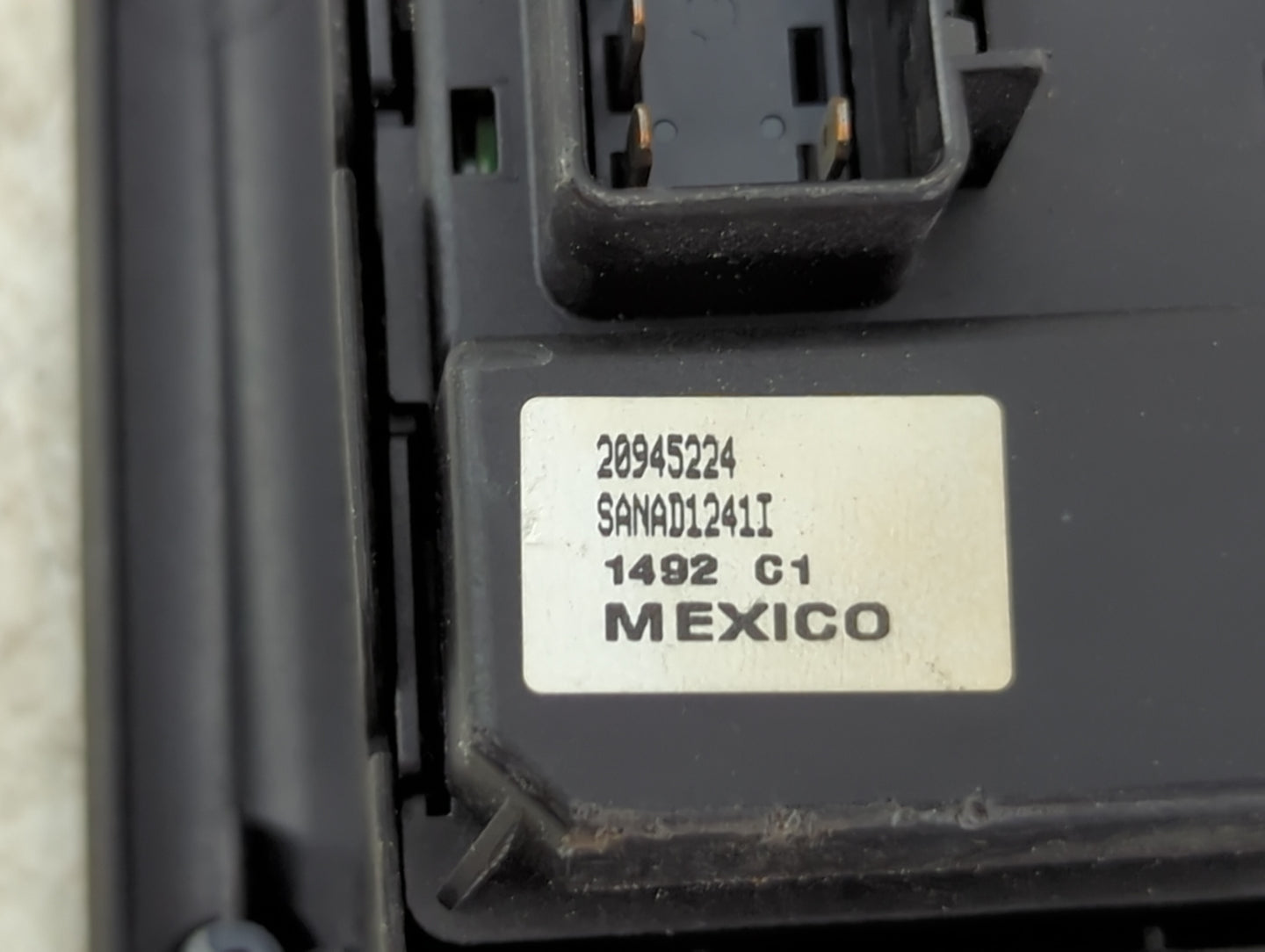 2007-2017 Gmc Acadia Master Power Window Switch Replacement Driver Side Left P/N:20945224 SANAD1241I Fits OEM Used Auto Part