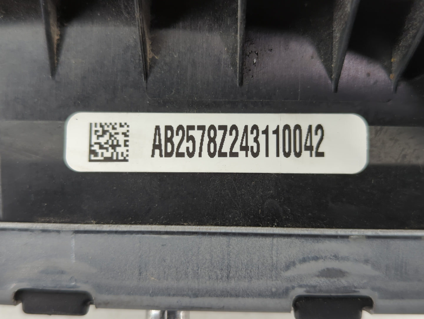 2011-2012 Gmc Acadia Air Bag Driver Left Steering Wheel Mounted P/N:AB2578Z243110042 Fits Fits 2011 2012 OEM Used Auto Parts
