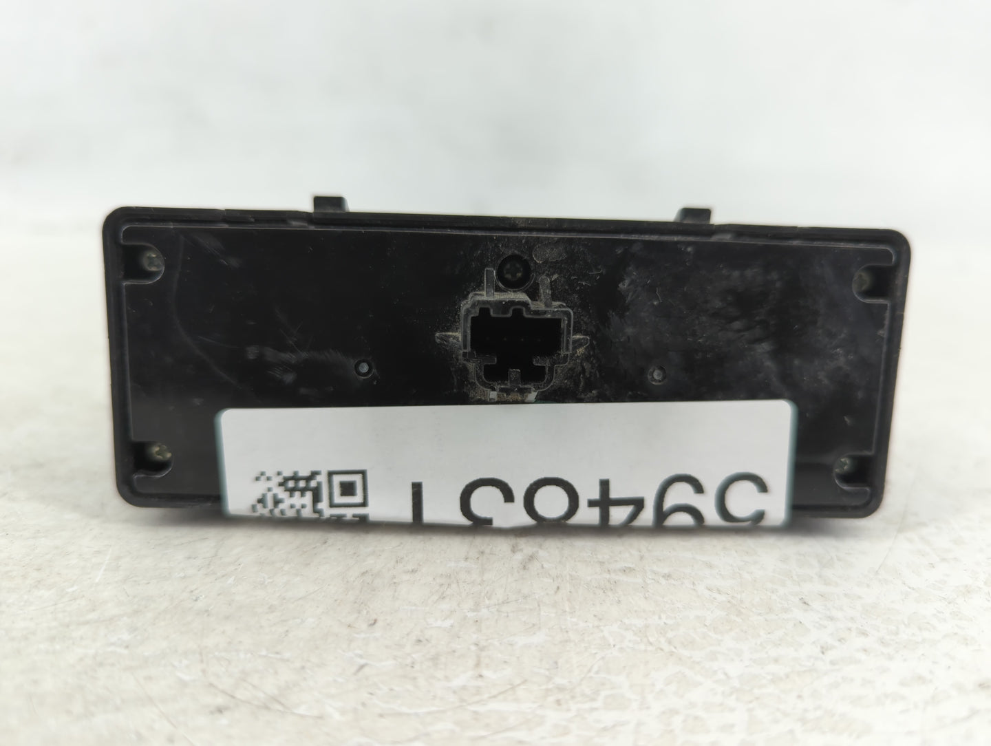 2012 Gmc Acadia Radio AM FM Cd Player Receiver Replacement P/N:15891370 Fits OEM Used Auto Parts - Oemusedautoparts1.com