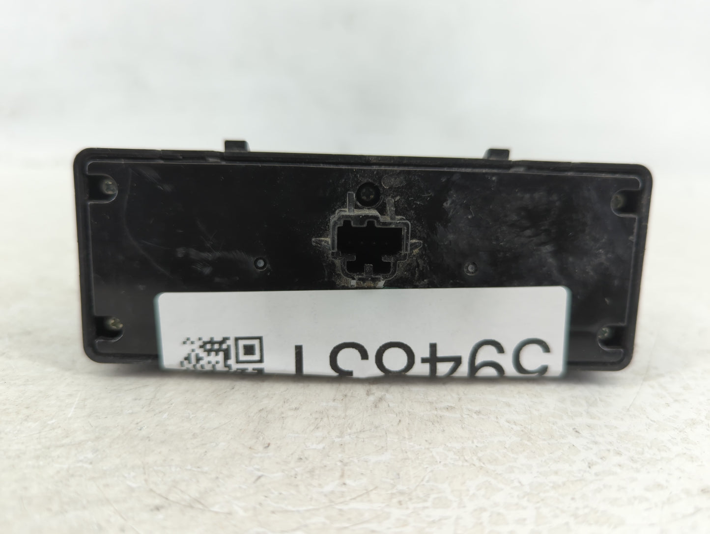 2012 Gmc Acadia Radio AM FM Cd Player Receiver Replacement P/N:15891370 Fits OEM Used Auto Parts - Oemusedautoparts1.com