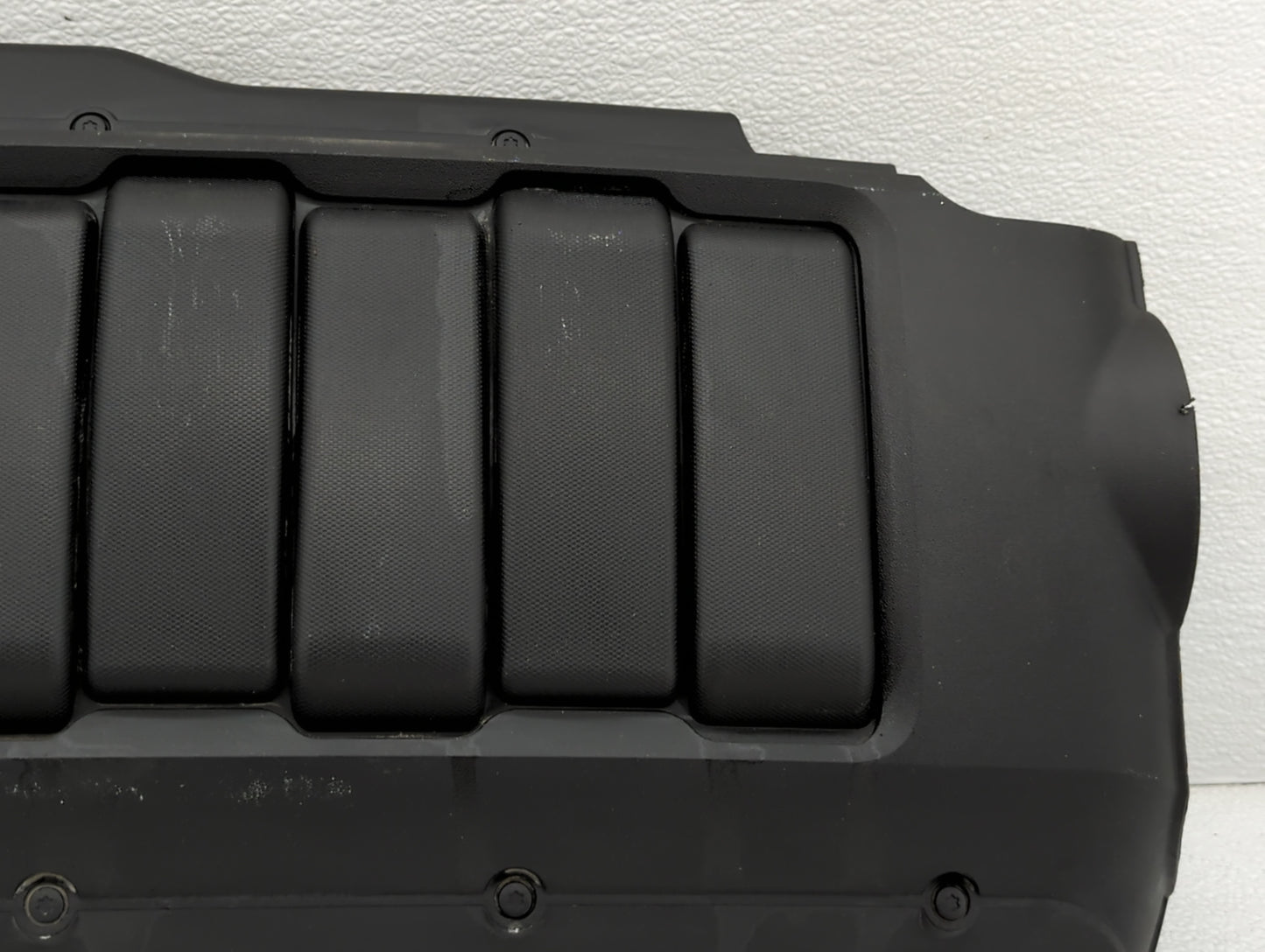 2012 Gmc Acadia Engine Cover - Oemusedautoparts1.com