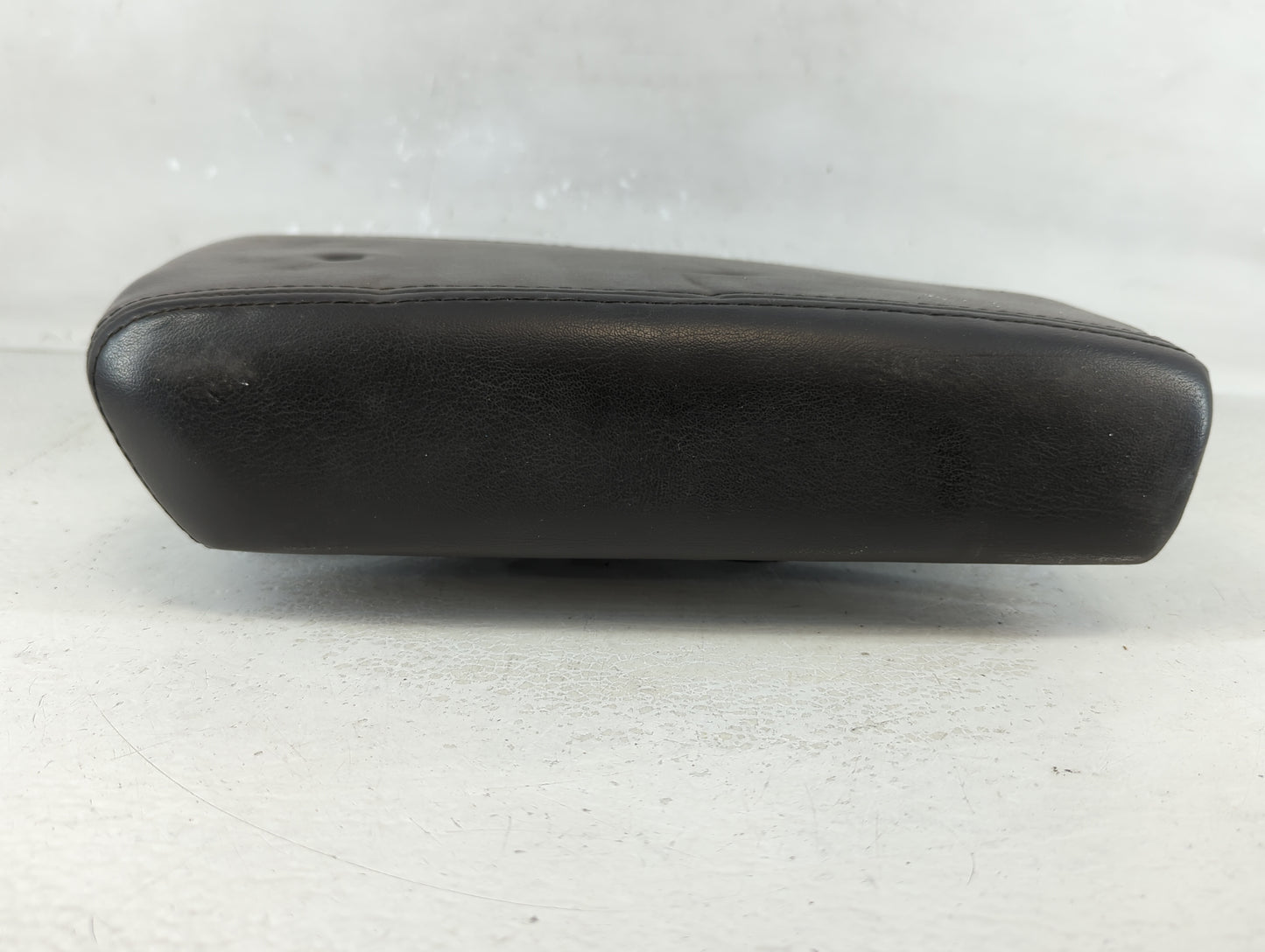 2007-2014 Gmc Acadia Center Console Armrest Cover Lid P/N:5017225 Fits Fits 2007 2008 2009 2010 2011 2012 2013 2014 2015 201