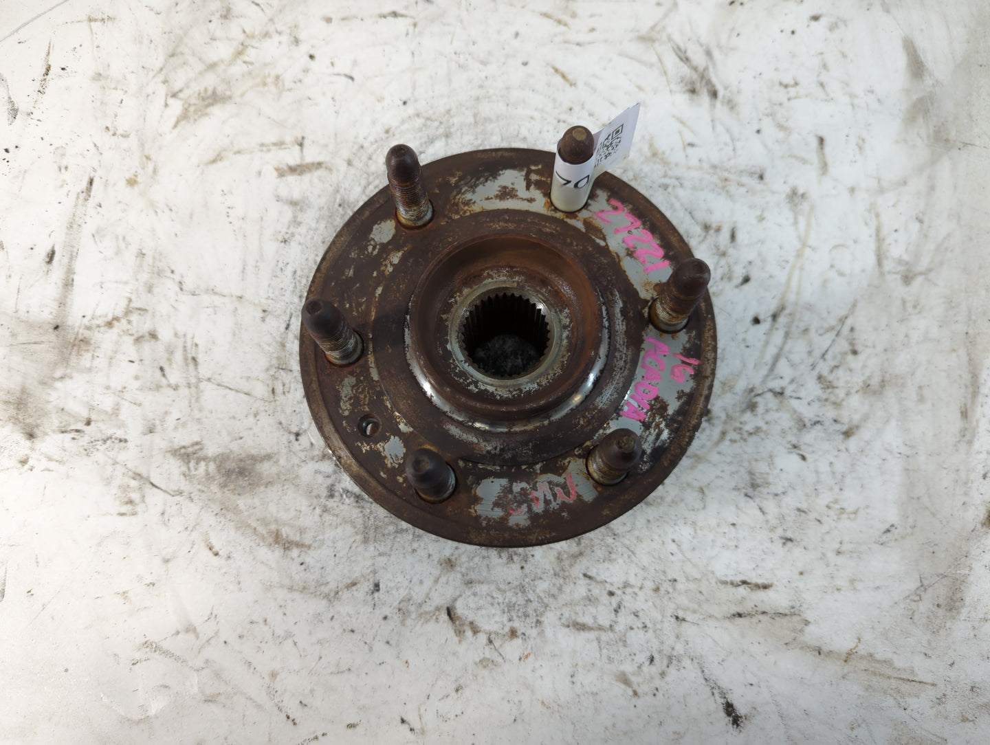 2007-2017 Gmc Acadia Passenger Front Wheel Hub Oem - Oemusedautoparts1.com