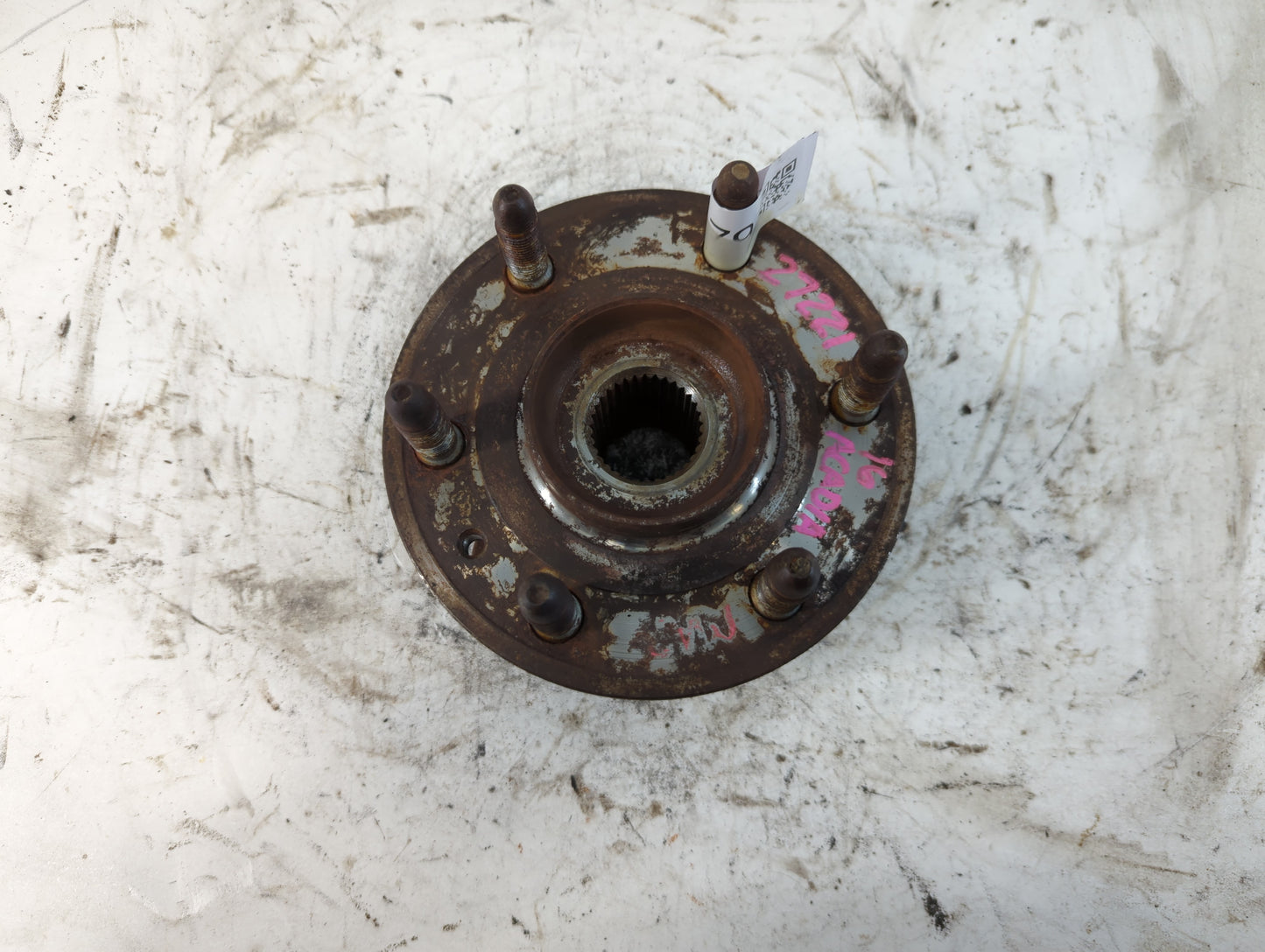2007-2017 Gmc Acadia Passenger Front Wheel Hub Oem - Oemusedautoparts1.com