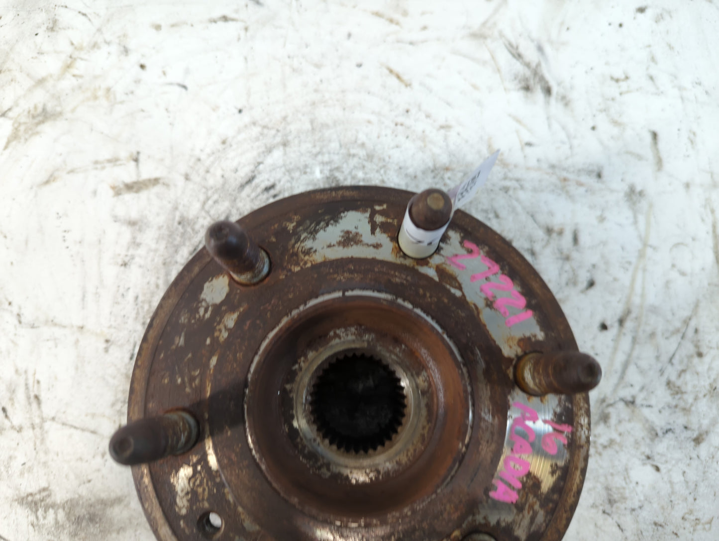 2007-2017 Gmc Acadia Passenger Front Wheel Hub Oem - Oemusedautoparts1.com