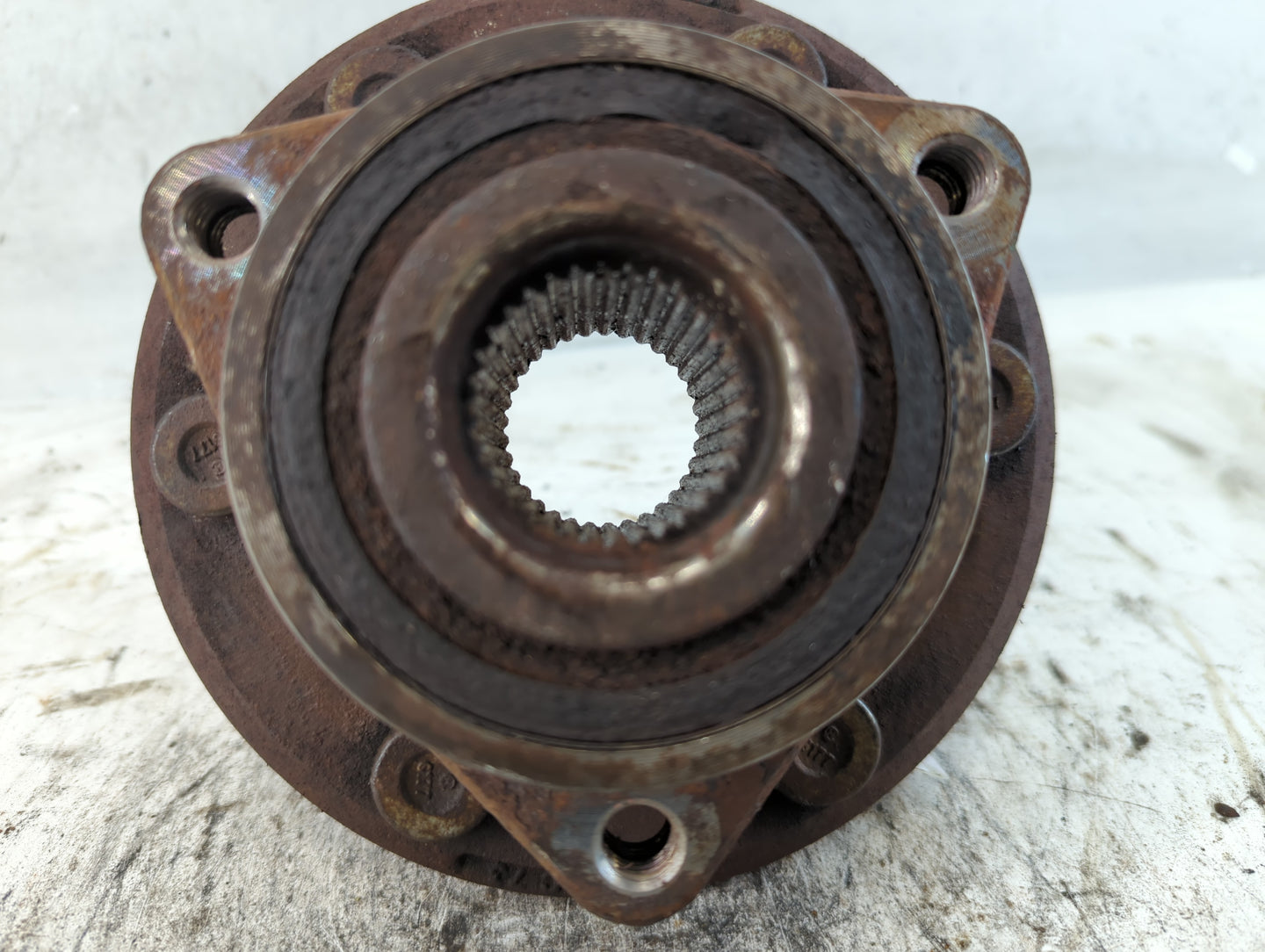 2007-2017 Gmc Acadia Passenger Front Wheel Hub Oem - Oemusedautoparts1.com