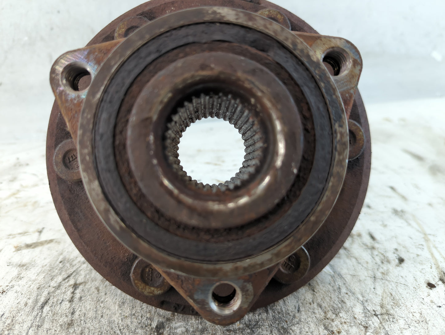 2007-2017 Gmc Acadia Passenger Front Wheel Hub Oem - Oemusedautoparts1.com