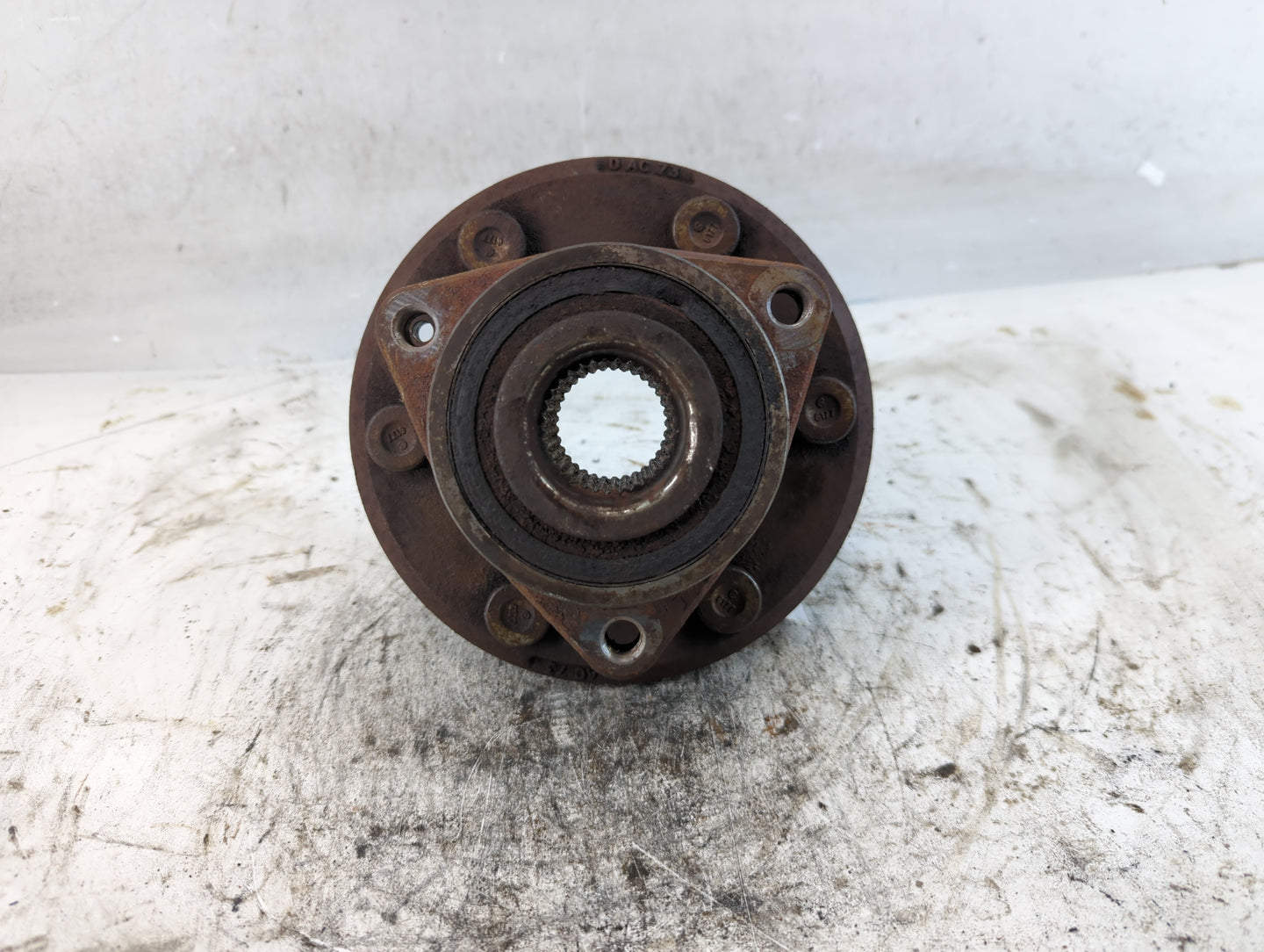 2007-2017 Gmc Acadia Passenger Front Wheel Hub Oem - Oemusedautoparts1.com