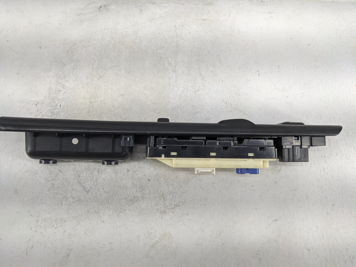 2004-2012 Gmc Canyon Master Power Window Switch Replacement Driver Side Left Fits OEM Used Auto Parts - Oemusedautoparts1.co