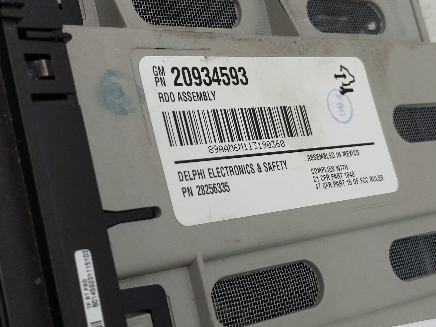 2010-2013 Gmc Sierra 1500 Radio AM FM Cd Player Receiver Replacement P/N:20934593 Fits OEM Used Auto Parts - Oemusedautopart