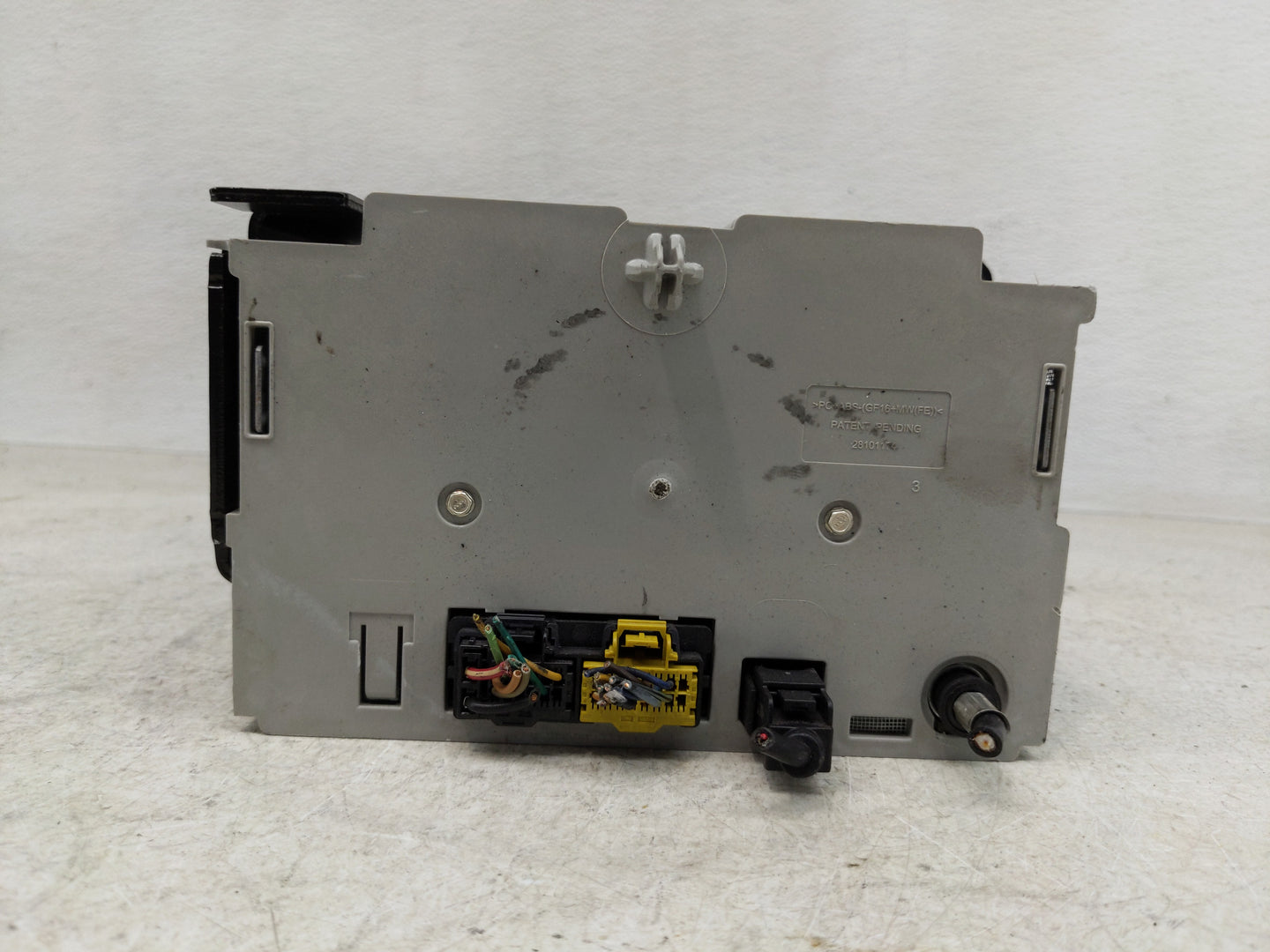 2010-2013 Gmc Sierra 1500 Radio AM FM Cd Player Receiver Replacement P/N:20934593 Fits OEM Used Auto Parts - Oemusedautopart