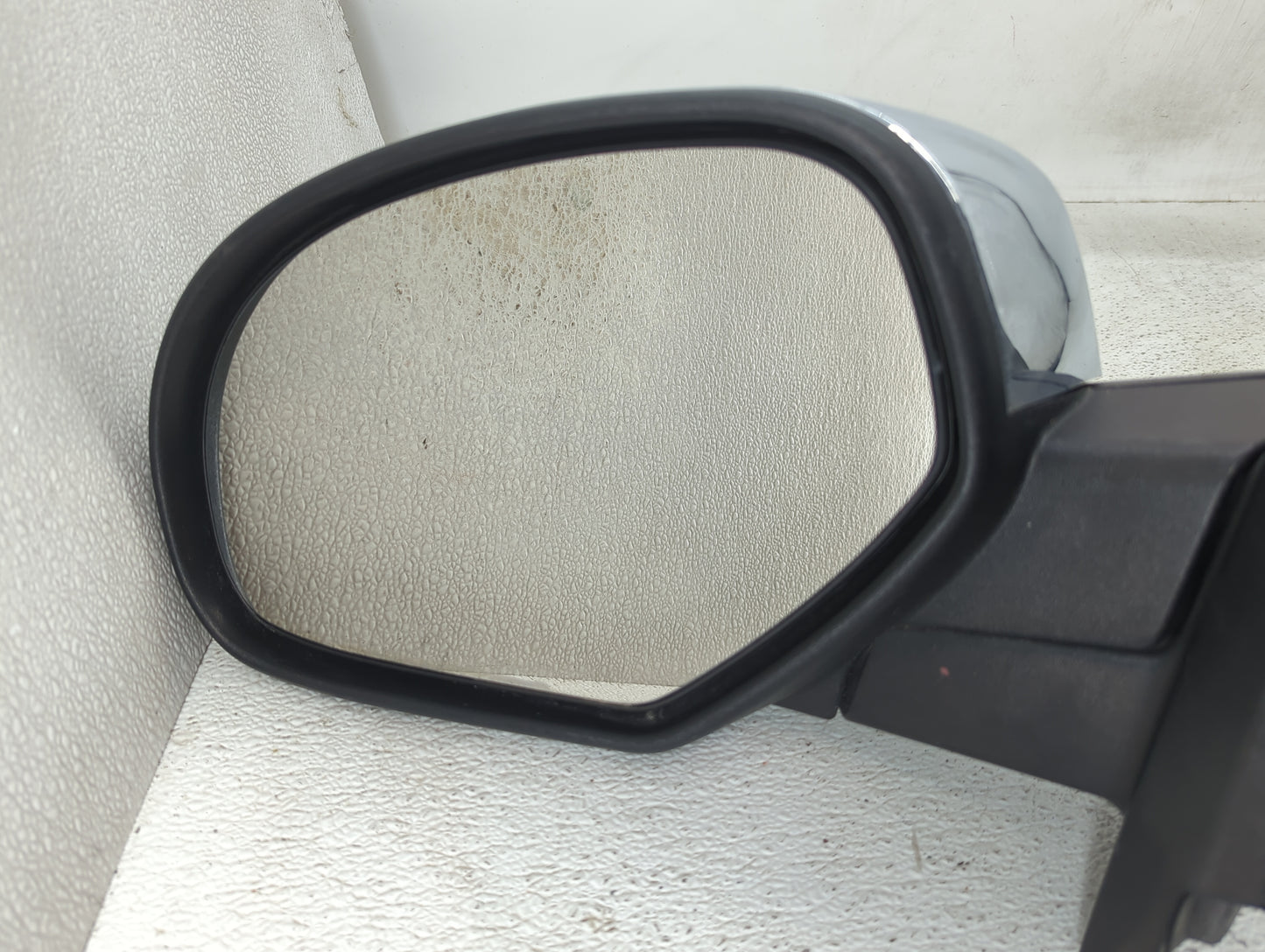 2009-2013 Gmc Sierra 1500 Driver Side View Mirror - Left Door Mirror OEM Used - Oemusedautoparts1.com