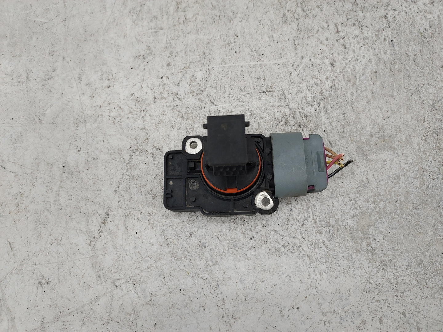2009-2013 Gmc Sierra 1500 Mass Air Flow Meter Maf 1485612 - Oemusedautoparts1.com