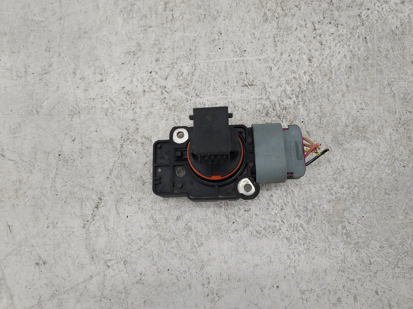 2009-2013 Gmc Sierra 1500 Mass Air Flow Meter Maf 1485612 - Oemusedautoparts1.com