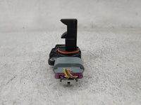 2009-2013 Gmc Sierra 1500 Mass Air Flow Meter Maf 1485612 - Oemusedautoparts1.com
