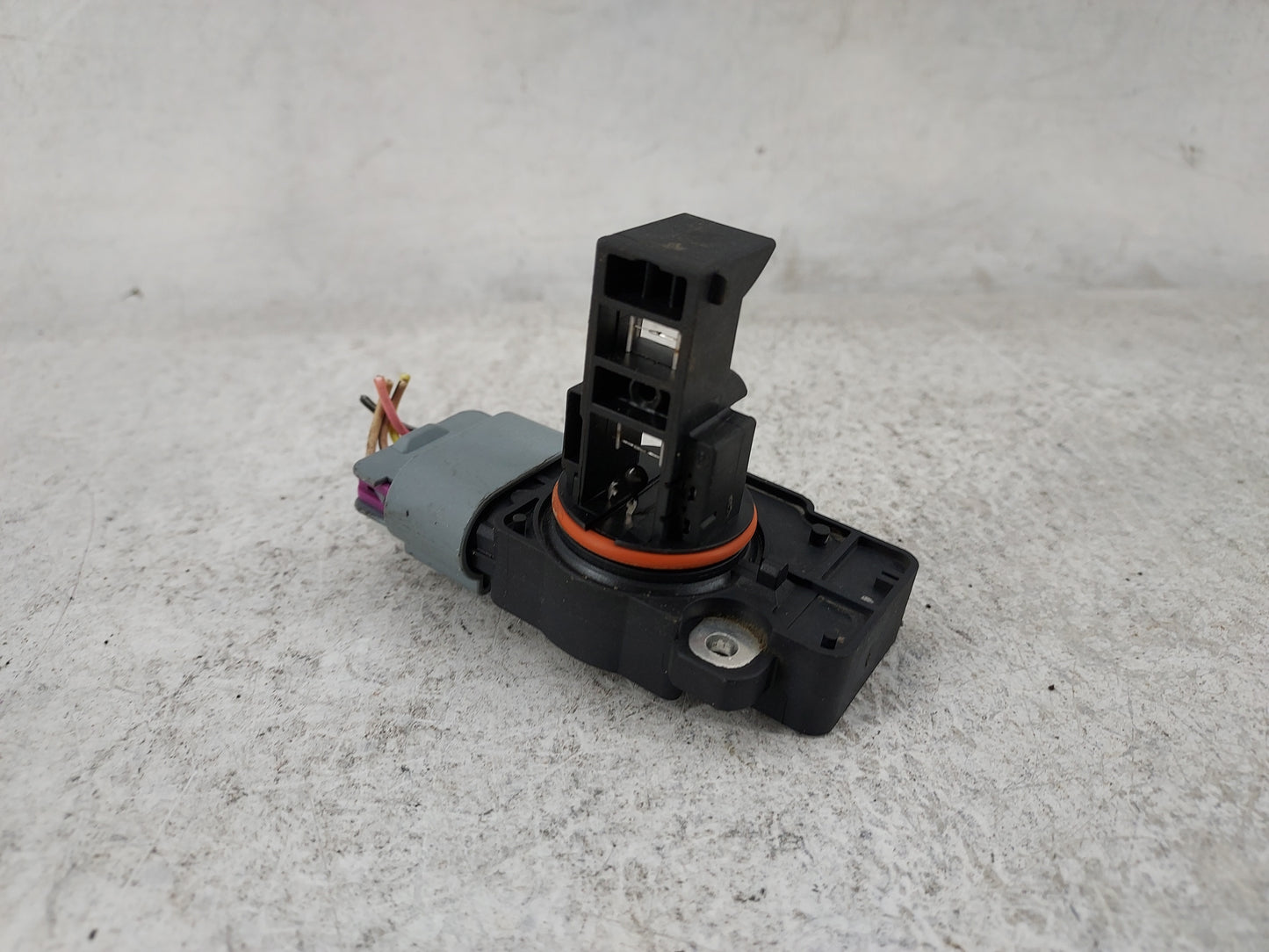 2009-2013 Gmc Sierra 1500 Mass Air Flow Meter Maf 1485612 - Oemusedautoparts1.com