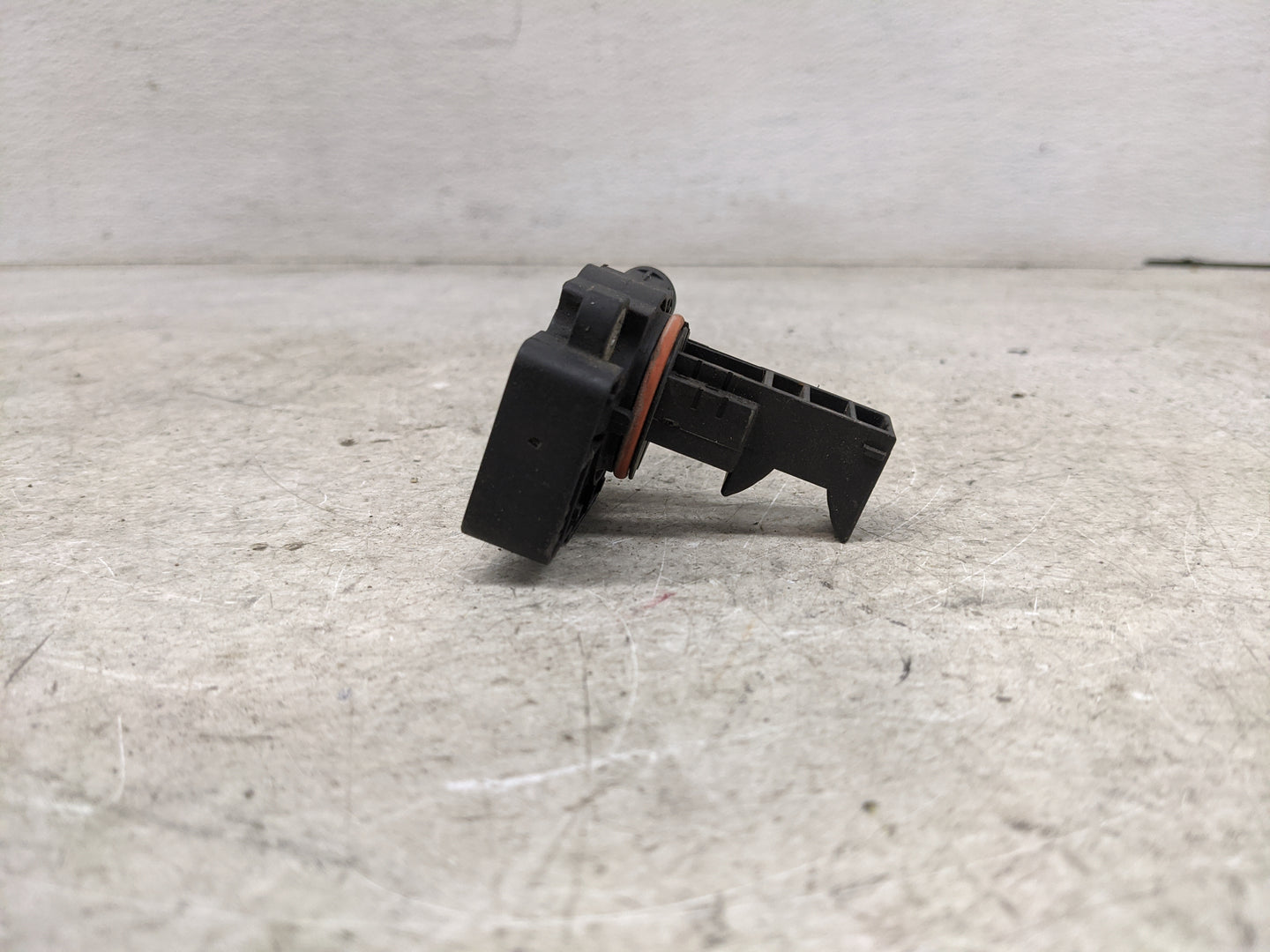 2009-2013 Gmc Sierra 1500 Mass Air Flow Meter Maf 1485909 - Oemusedautoparts1.com