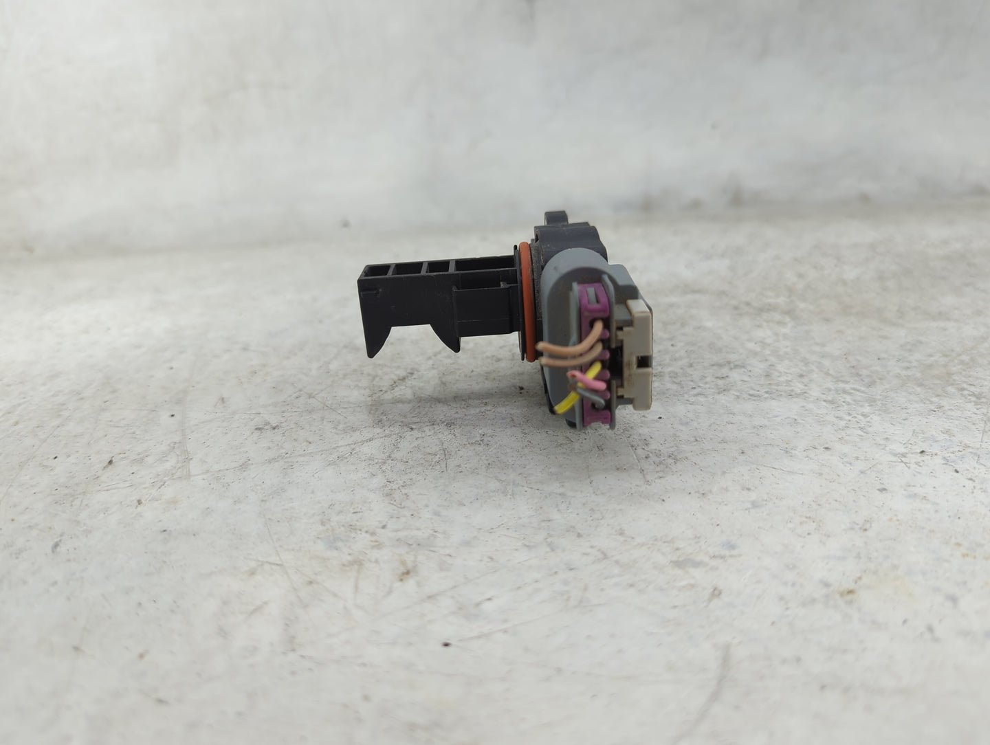 2009-2013 Gmc Sierra 1500 Mass Air Flow Meter Maf 1485995 - Oemusedautoparts1.com