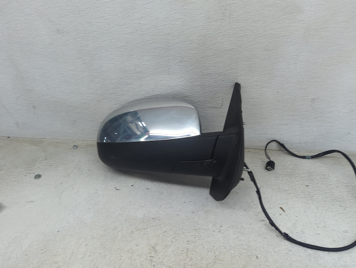 2009-2013 Gmc Sierra 1500 Passenger Side View Mirror - Right Door Mirror OEM Used - Oemusedautoparts1.com