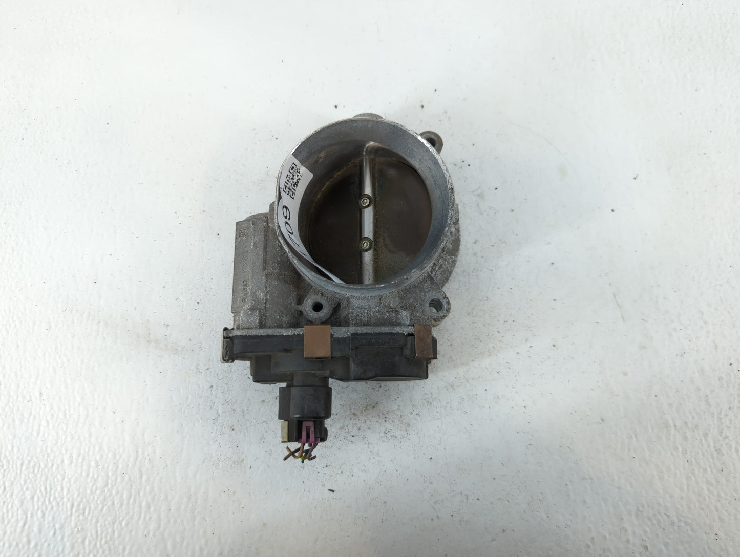 2009-2013 Gmc Sierra 1500 Throttle Body P/N:RME87-3C9992 Fits Fits 2009 2010 2011 2012 2013 2014 2015 OEM Used Auto Parts - 