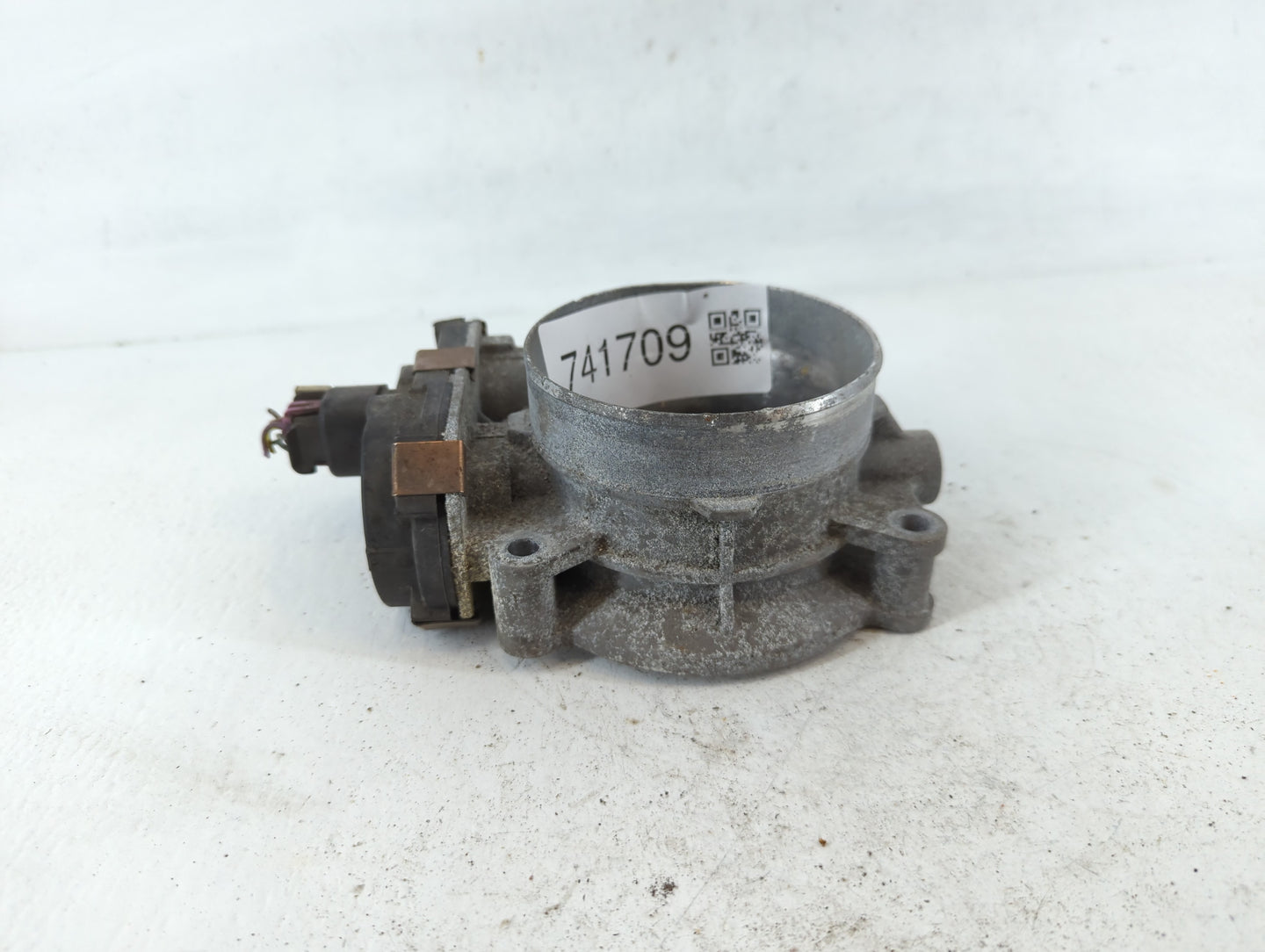 2009-2013 Gmc Sierra 1500 Throttle Body P/N:RME87-3C9992 Fits Fits 2009 2010 2011 2012 2013 2014 2015 OEM Used Auto Parts - 