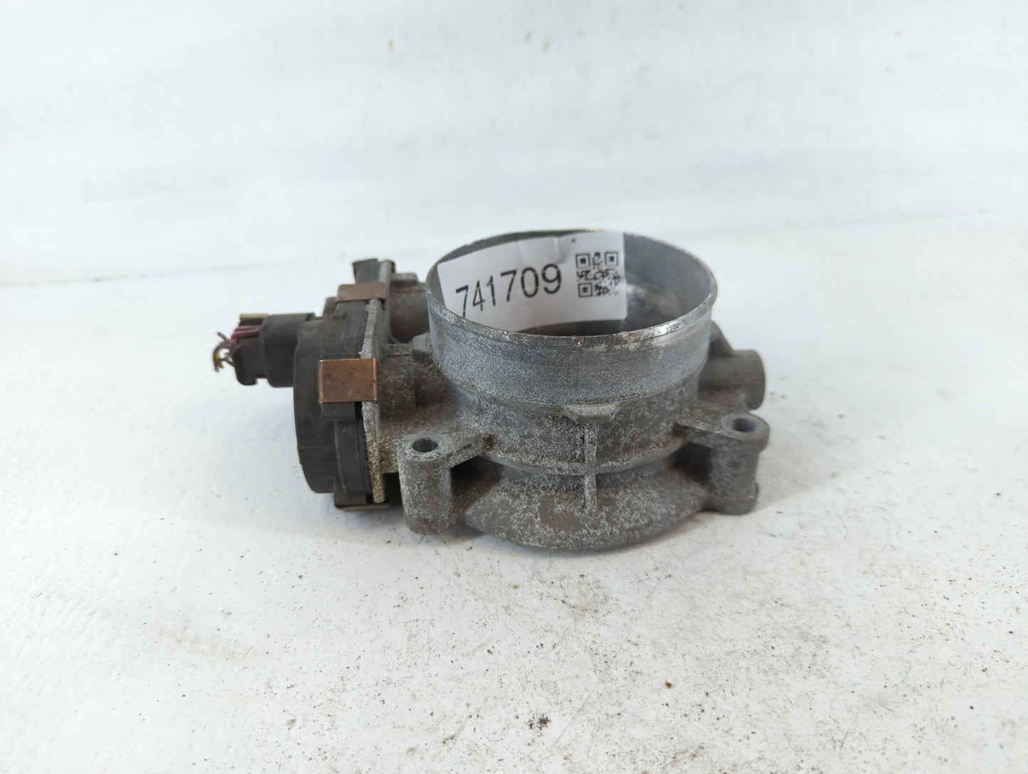 2009-2013 Gmc Sierra 1500 Throttle Body P/N:RME87-3C9992 Fits Fits 2009 2010 2011 2012 2013 2014 2015 OEM Used Auto Parts - 