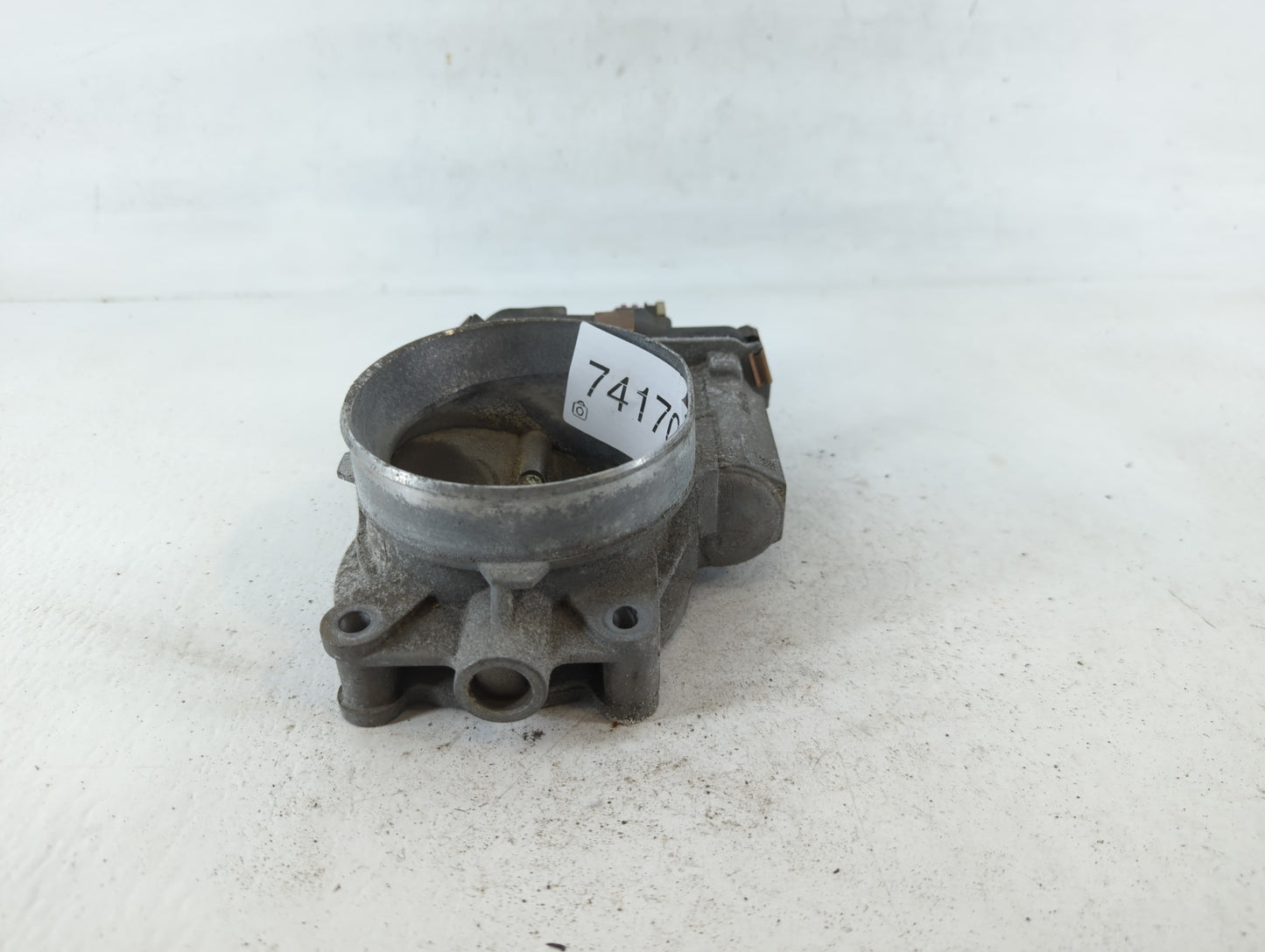 2009-2013 Gmc Sierra 1500 Throttle Body P/N:RME87-3C9992 Fits Fits 2009 2010 2011 2012 2013 2014 2015 OEM Used Auto Parts - 