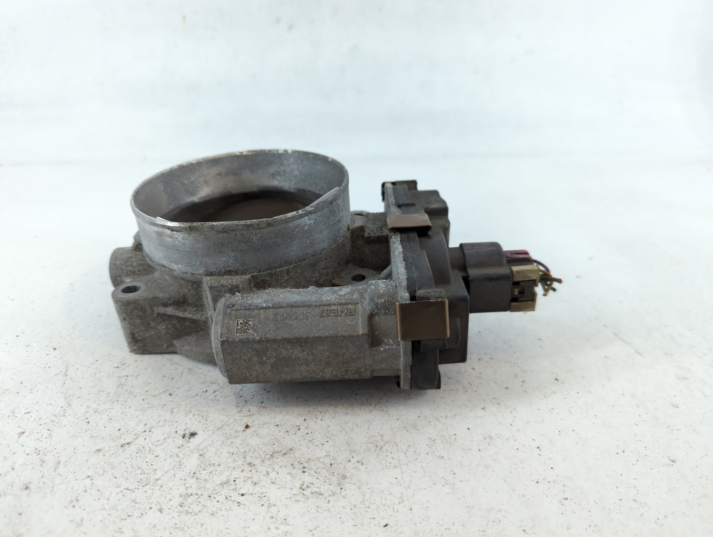2009-2013 Gmc Sierra 1500 Throttle Body P/N:RME87-3C9992 Fits Fits 2009 2010 2011 2012 2013 2014 2015 OEM Used Auto Parts - 