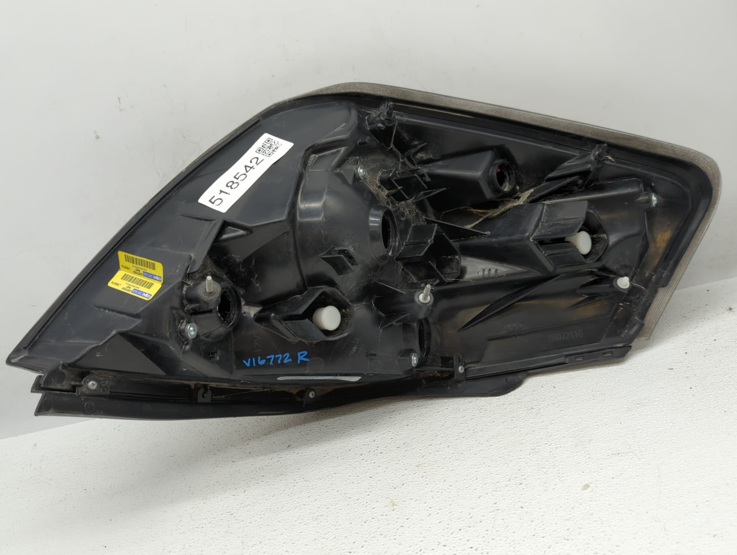 2011-2014 Gmc Sierra 2500 Tail Light Assembly Driver Left OEM Fits Fits 2011 2012 2013 2014 OEM Used Auto Parts - Oemusedaut