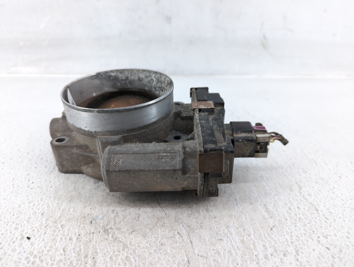 2009-2015 Gmc Sierra 2500 Throttle Body P/N:3RME87-3C Fits Fits 2009 2010 2011 2012 2013 2014 2015 OEM Used Auto Parts - Oem