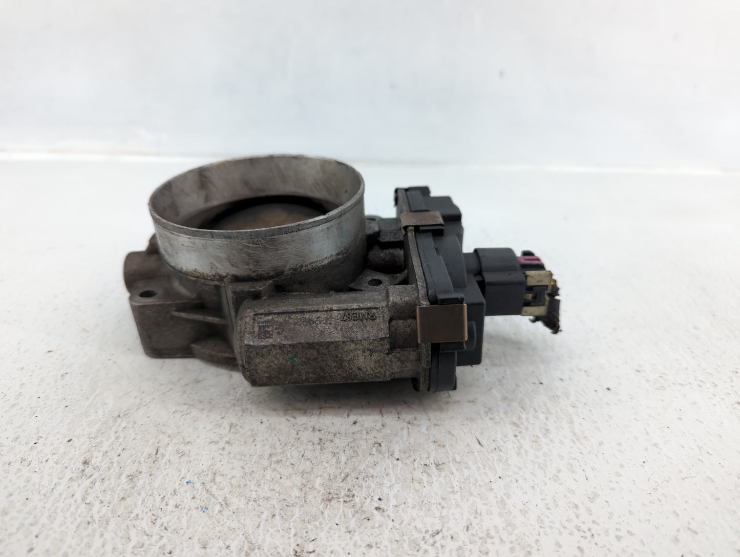 2009-2015 Gmc Sierra 3500 Throttle Body P/N:RME87-3C Fits Fits 2009 2010 2011 2012 2013 2014 2015 OEM Used Auto Parts - Oemu