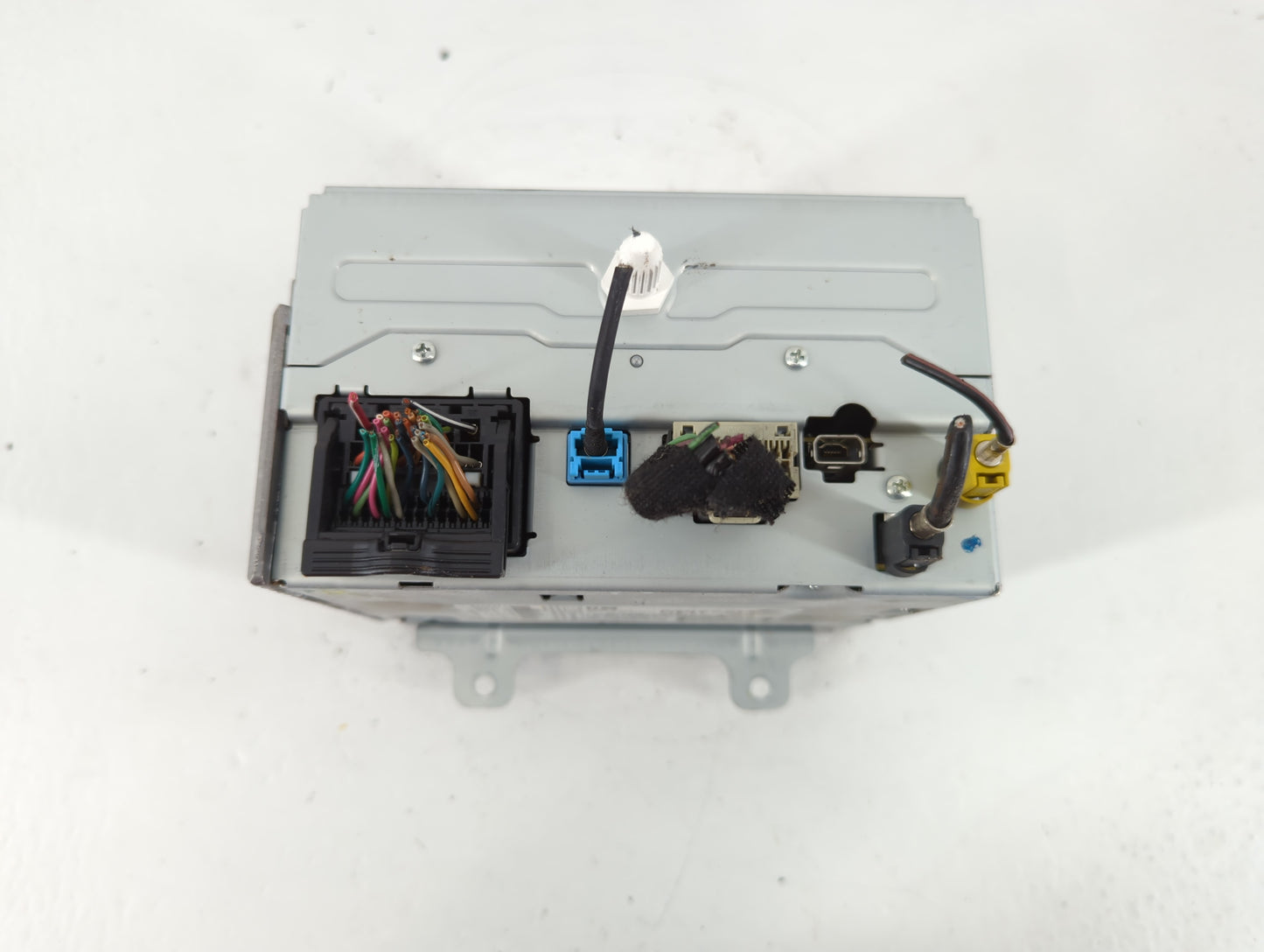 2012 Gmc Terrain Radio AM FM Cd Player Receiver Replacement P/N:22869279 Fits OEM Used Auto Parts - Oemusedautoparts1.com