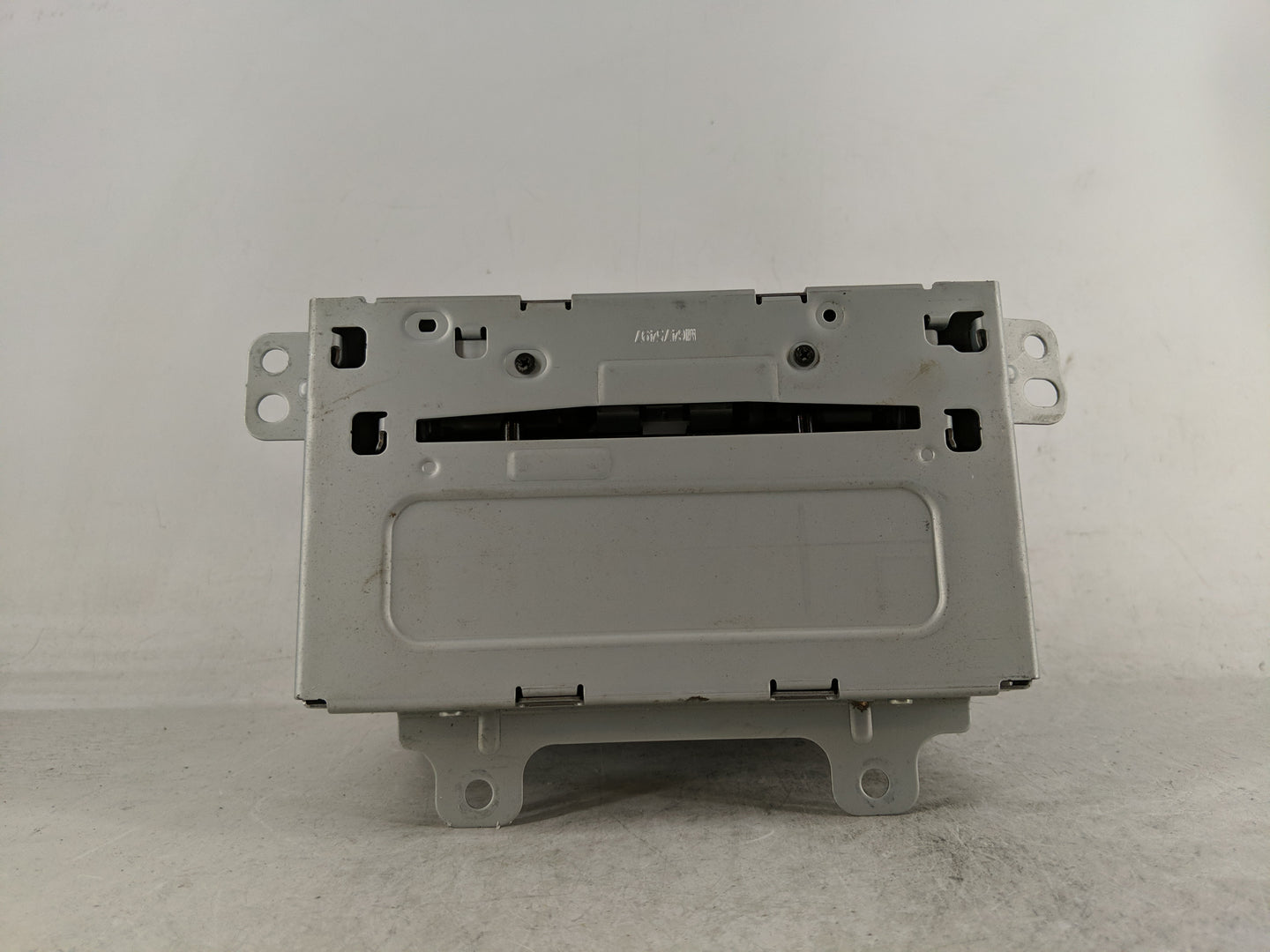 2012 Gmc Terrain Radio AM FM Cd Player Receiver Replacement P/N:22869279 Fits OEM Used Auto Parts - Oemusedautoparts1.com