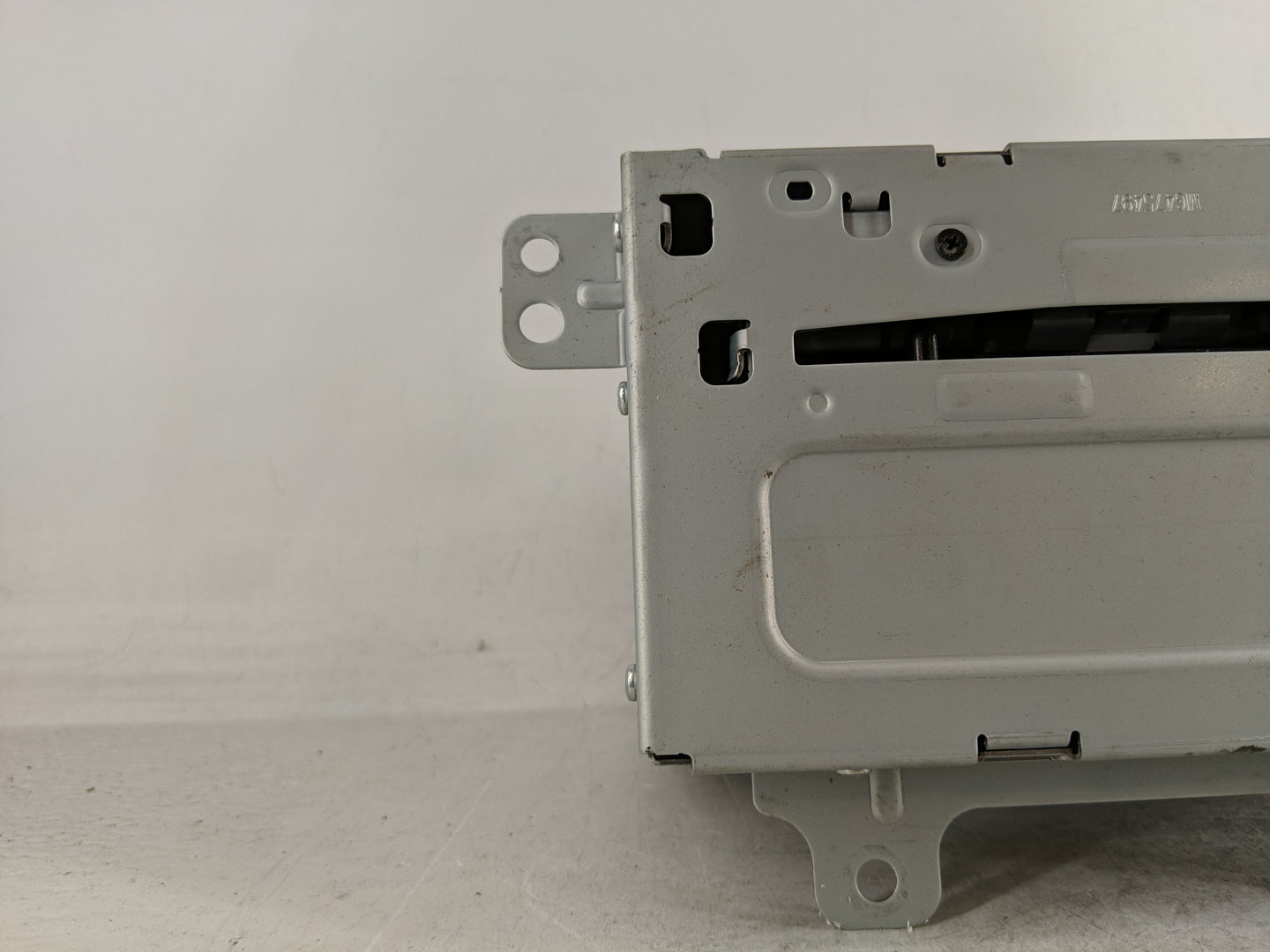 2012 Gmc Terrain Radio AM FM Cd Player Receiver Replacement P/N:22869279 Fits OEM Used Auto Parts - Oemusedautoparts1.com