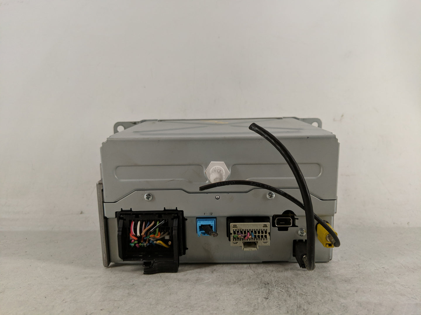2012 Gmc Terrain Radio AM FM Cd Player Receiver Replacement P/N:22869279 Fits OEM Used Auto Parts - Oemusedautoparts1.com