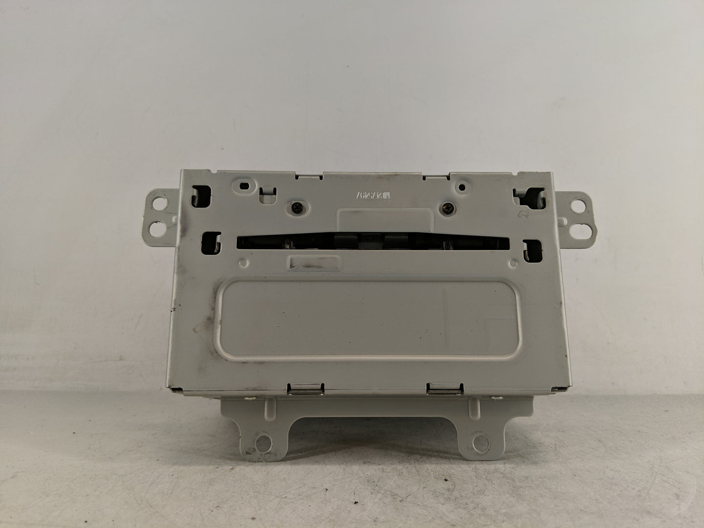 2012 Gmc Terrain Radio AM FM Cd Player Receiver Replacement P/N:22869279 Fits OEM Used Auto Parts - Oemusedautoparts1.com